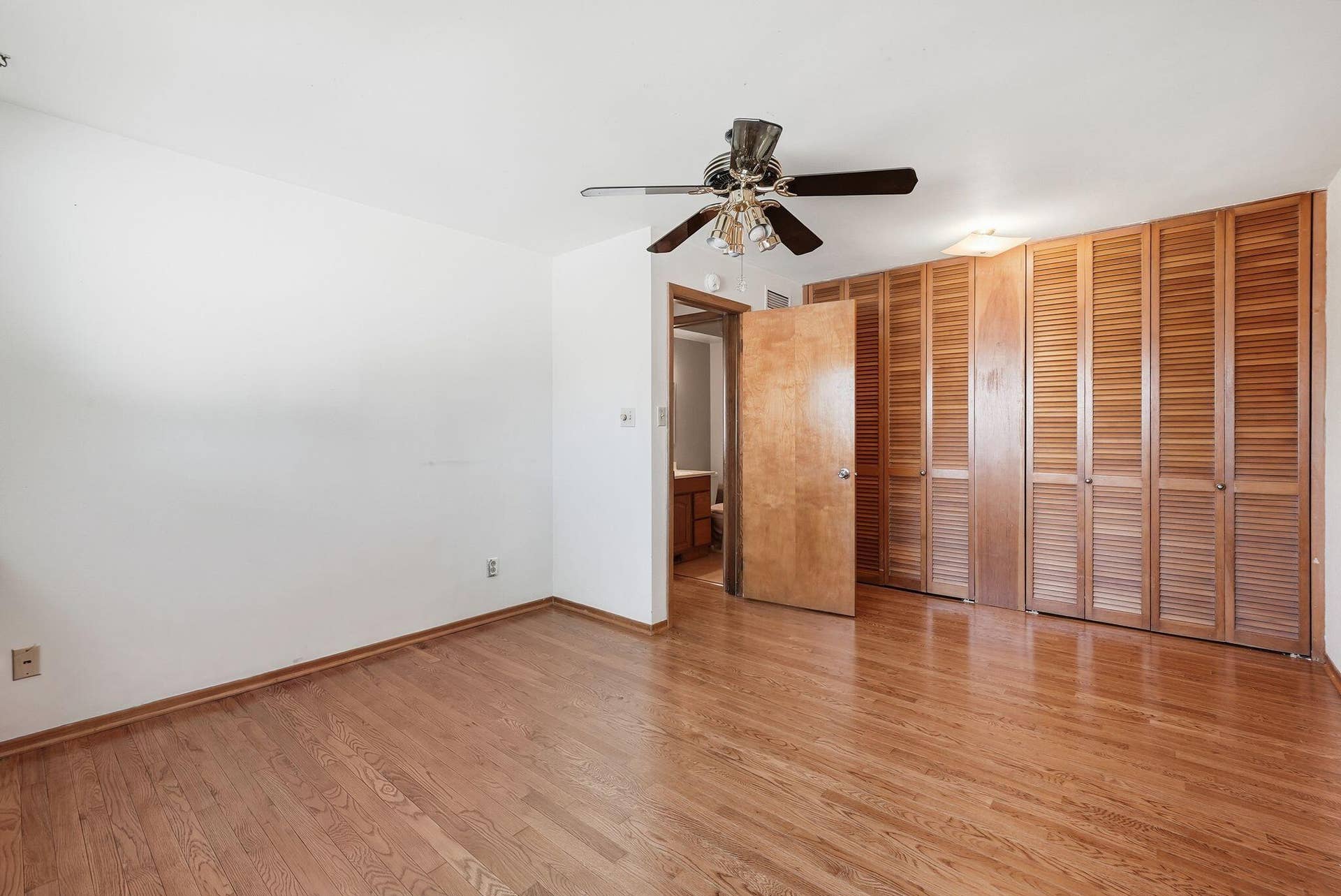341 California Street, Hobart, IN 46342 15_DSC05684