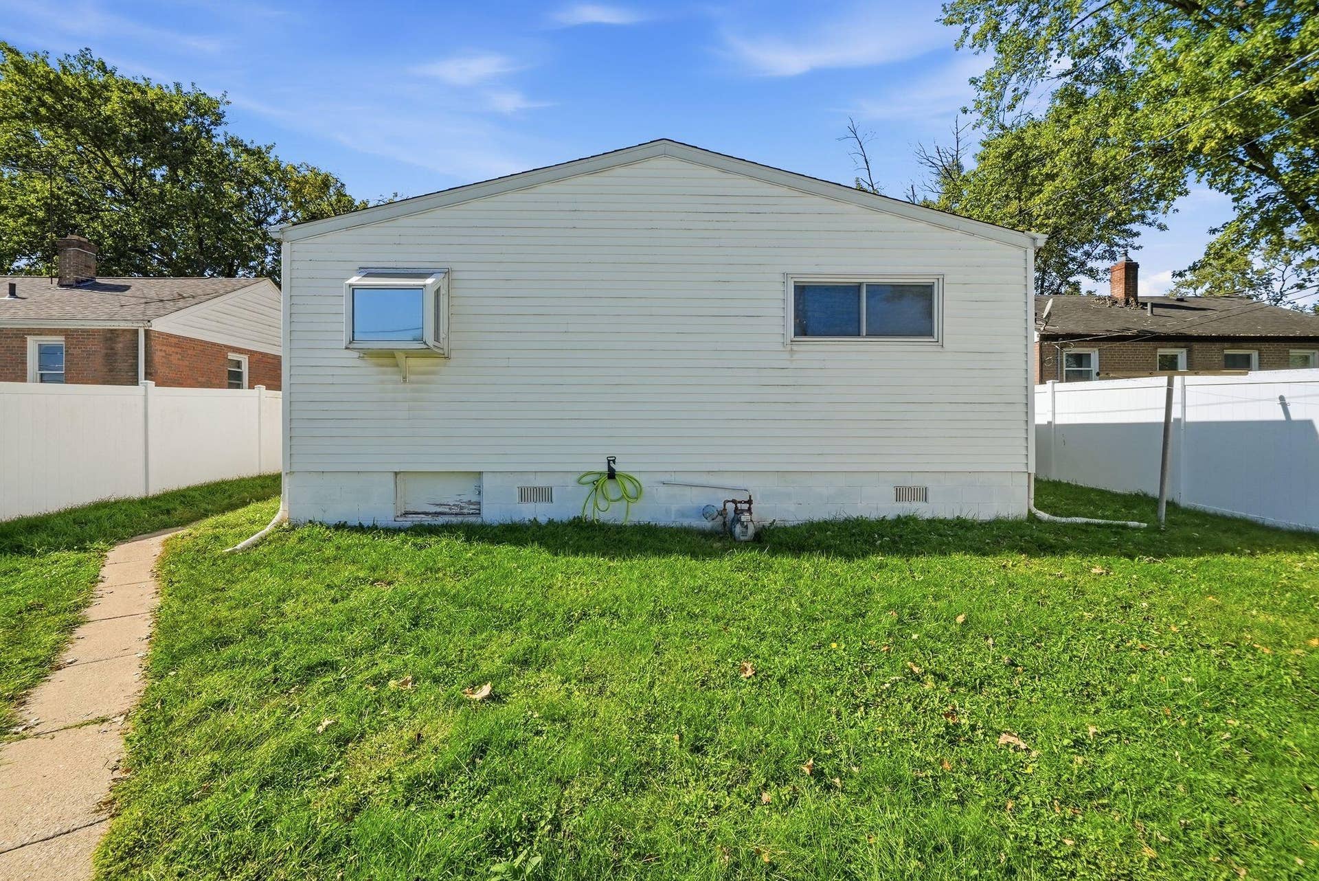 341 California Street, Hobart, IN 46342 22_DSC05749