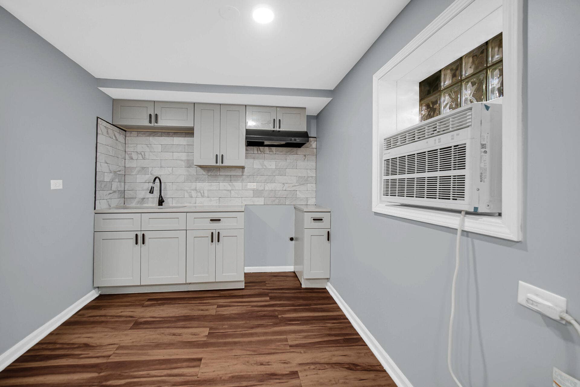 4011 Euclid Avenue, East Chicago, IN 46312 DSC07048