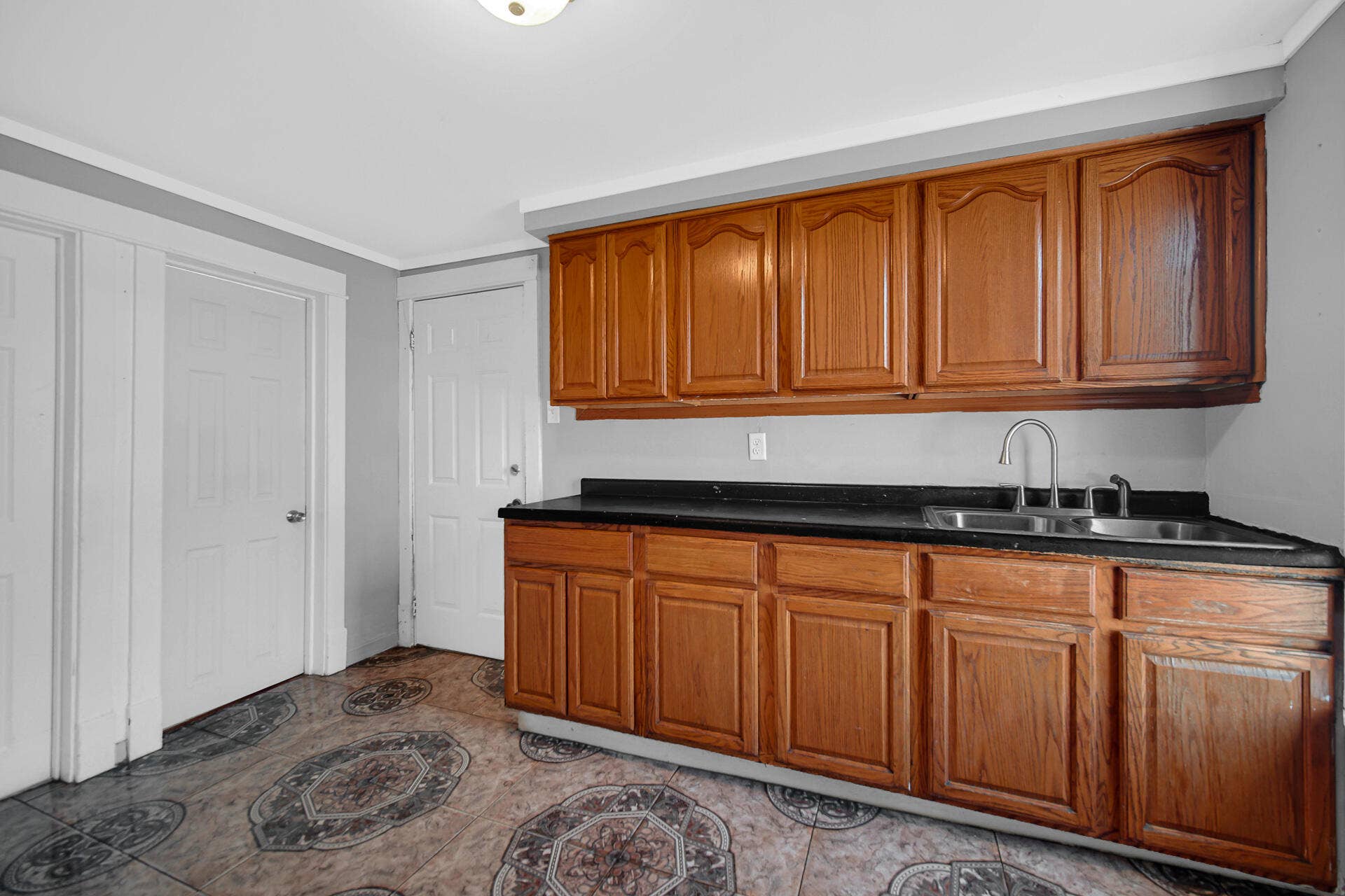 4011 Euclid Avenue, East Chicago, IN 46312 DSC06963