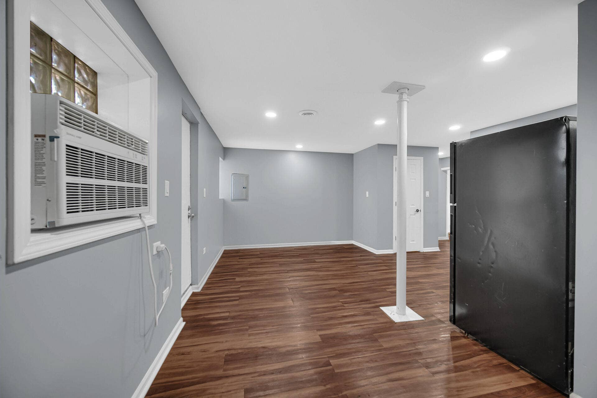 4011 Euclid Avenue, East Chicago, IN 46312 DSC07053