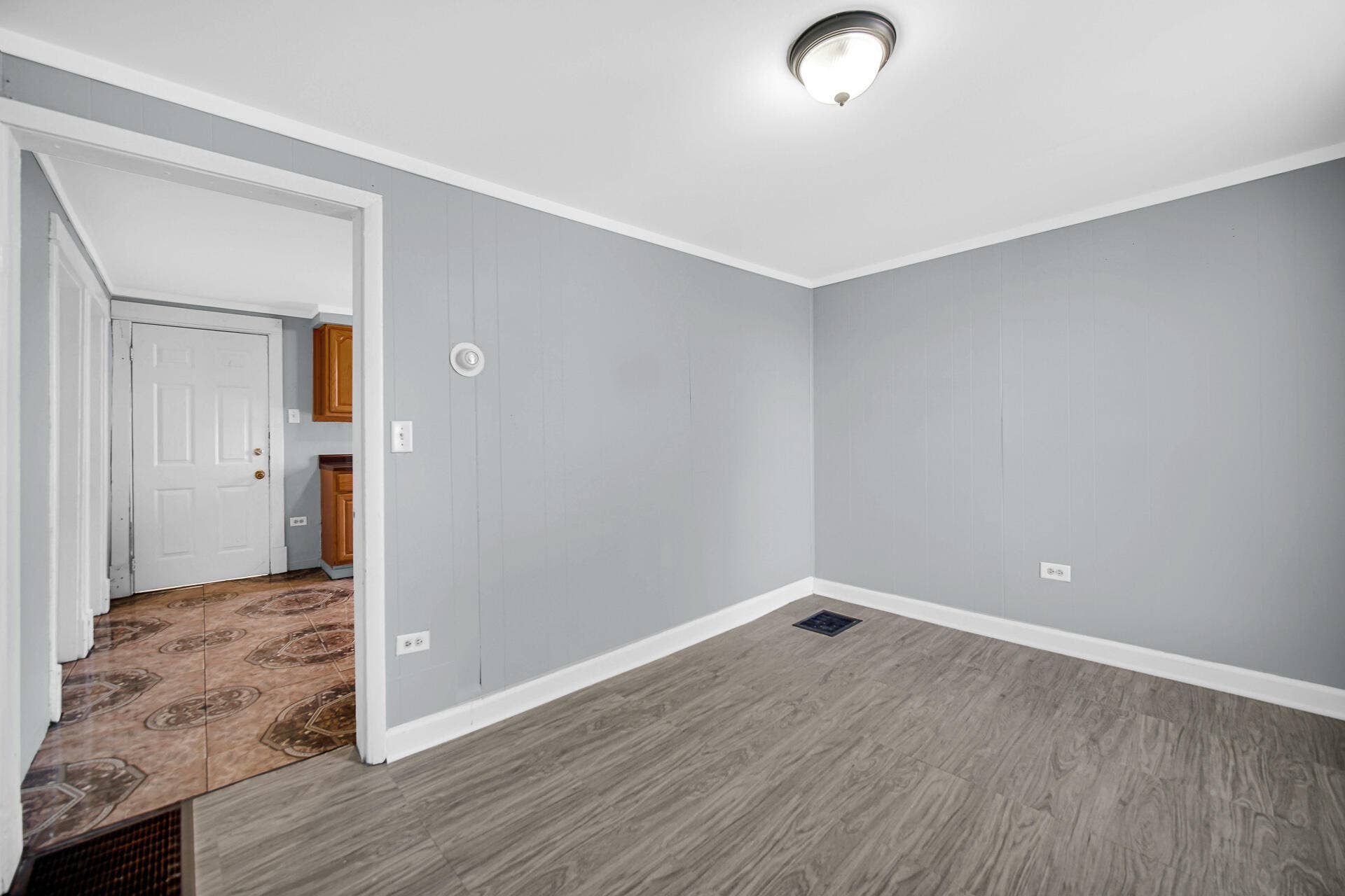 4011 Euclid Avenue, East Chicago, IN 46312 DSC06988