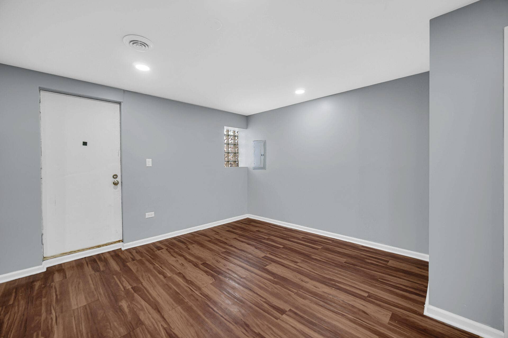 4011 Euclid Avenue, East Chicago, IN 46312 DSC07038