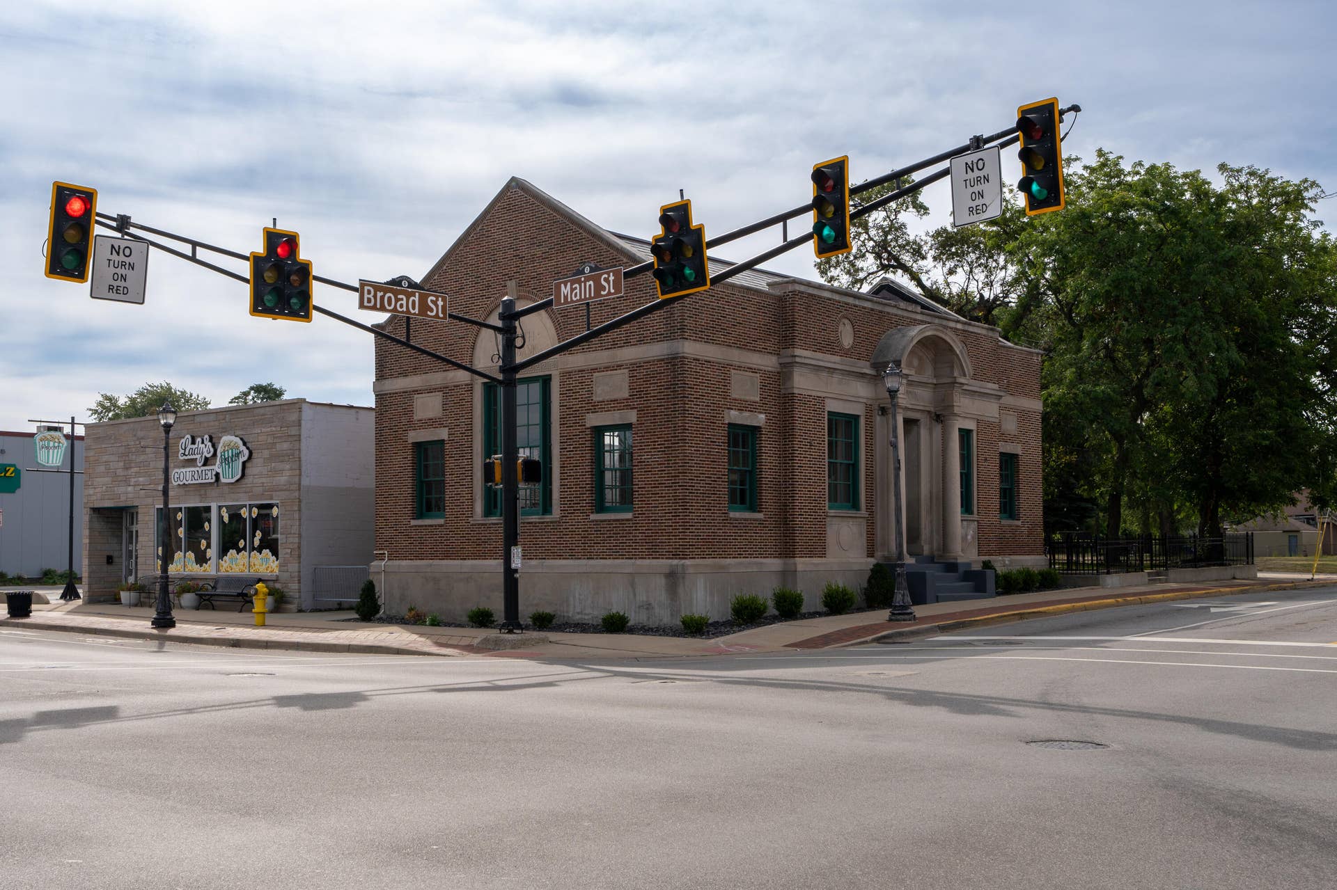 101 Main Street, Griffith, IN 46319 A7R09716