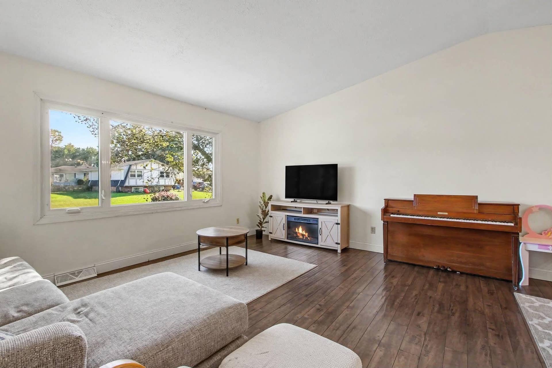 311 Concanneau Drive, La Porte, IN 46350 Unknown-3