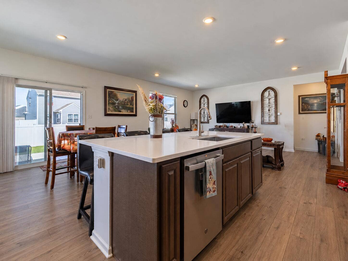 Bright Autumn Open-Plan Kitchen Living S