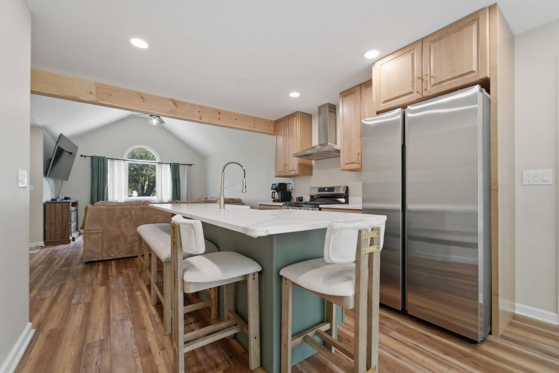 10852 E 100, Wheatfield, IN 46392 Kitchen