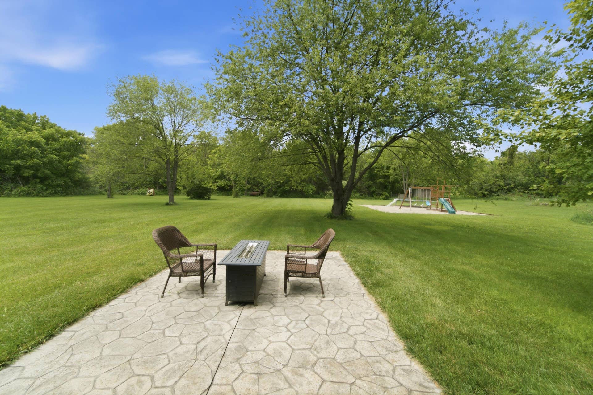 10852 E 100, Wheatfield, IN 46392 Backyard