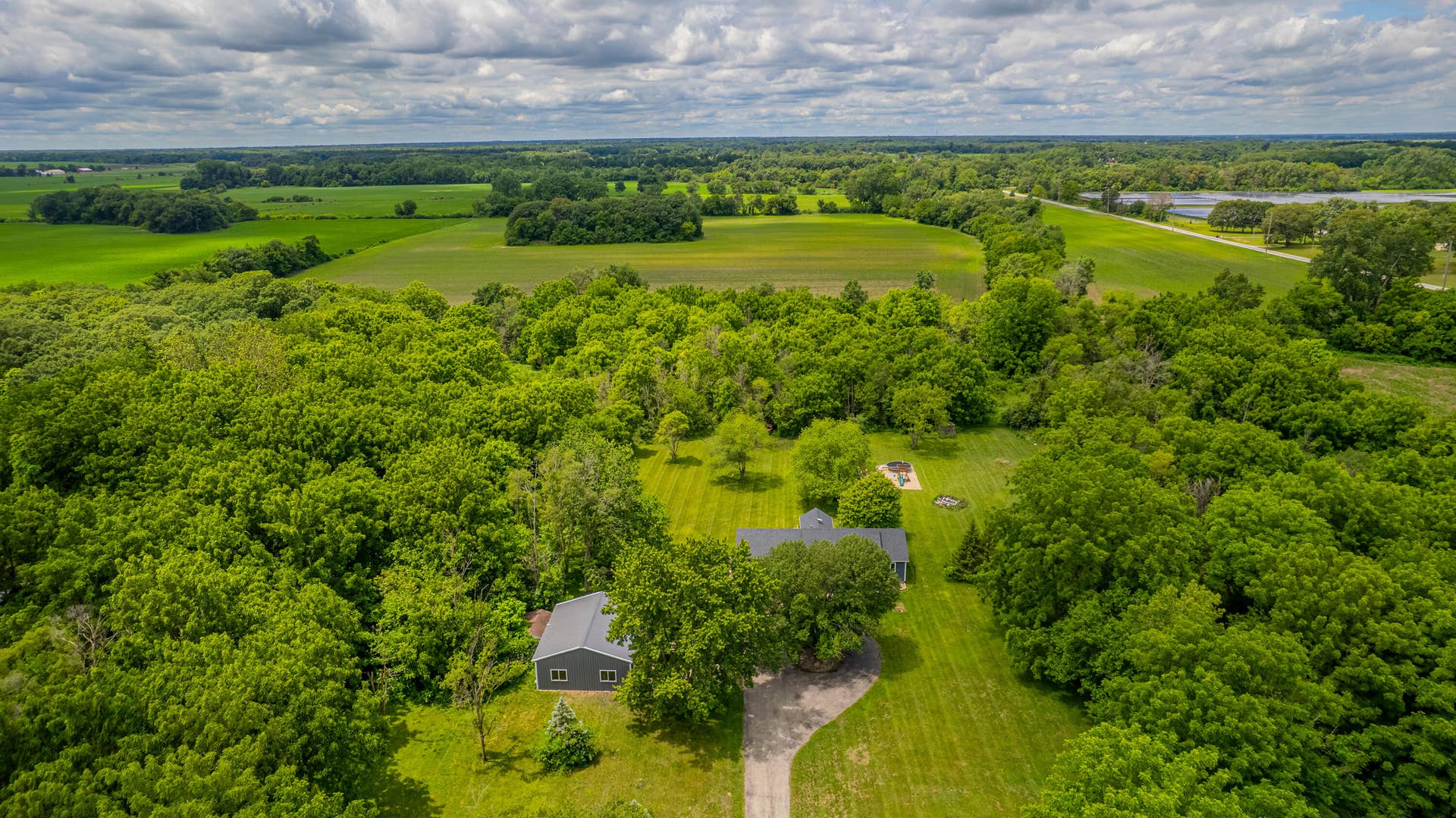 10852 E 100, Wheatfield, IN 46392 Aerial view
