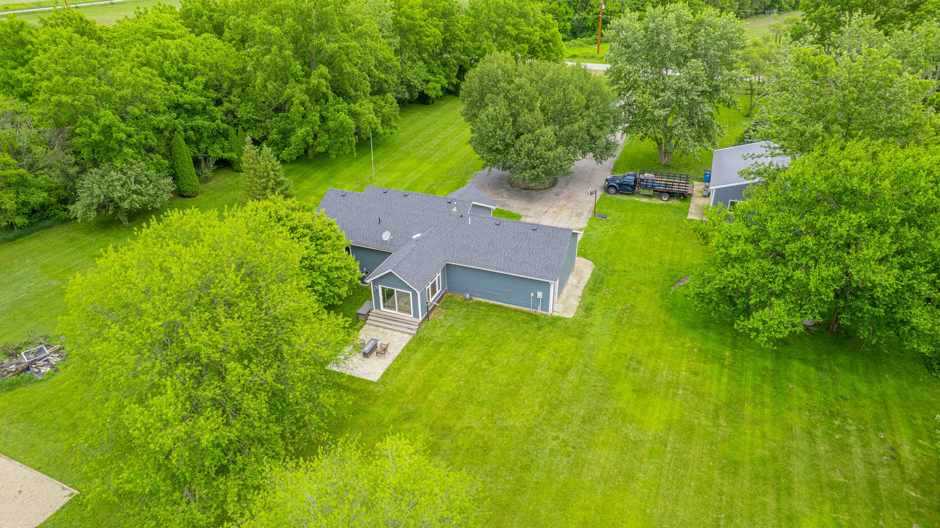 10852 E 100, Wheatfield, IN 46392 Property