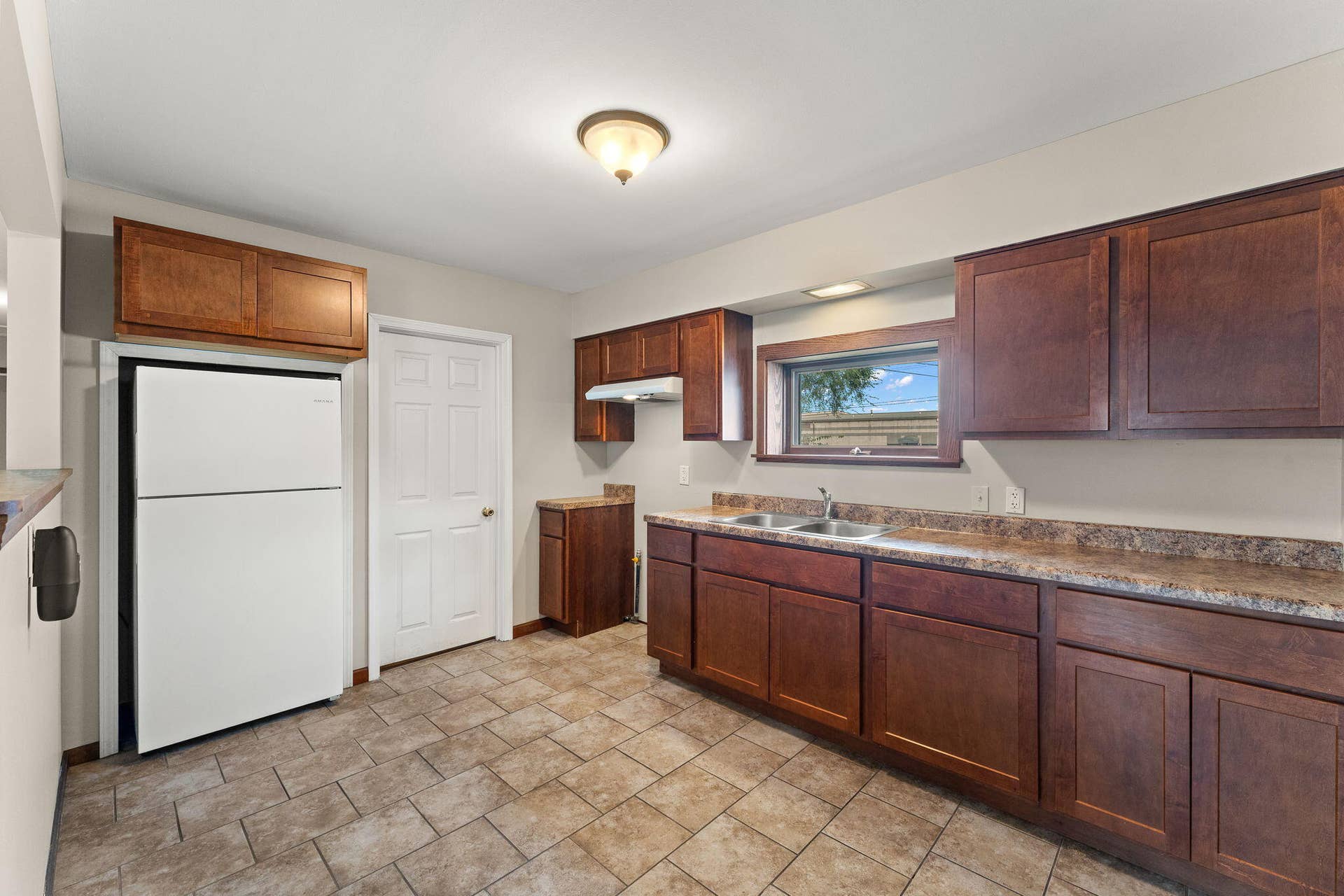 6679 Pennsylvania Street, Merrillville, IN 46410 4-web-or-mls-DSC07221