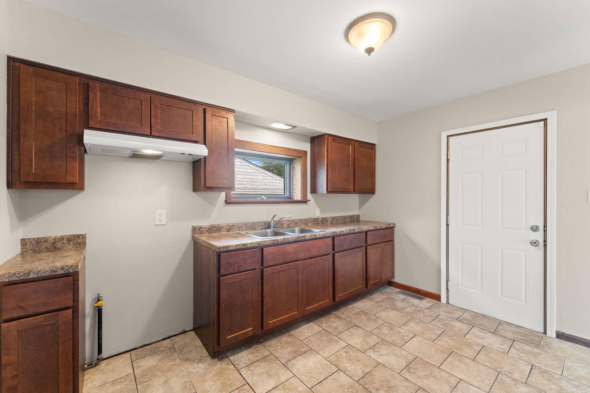 6679 Pennsylvania Street, Merrillville, IN 46410 6-web-or-mls-DSC07231