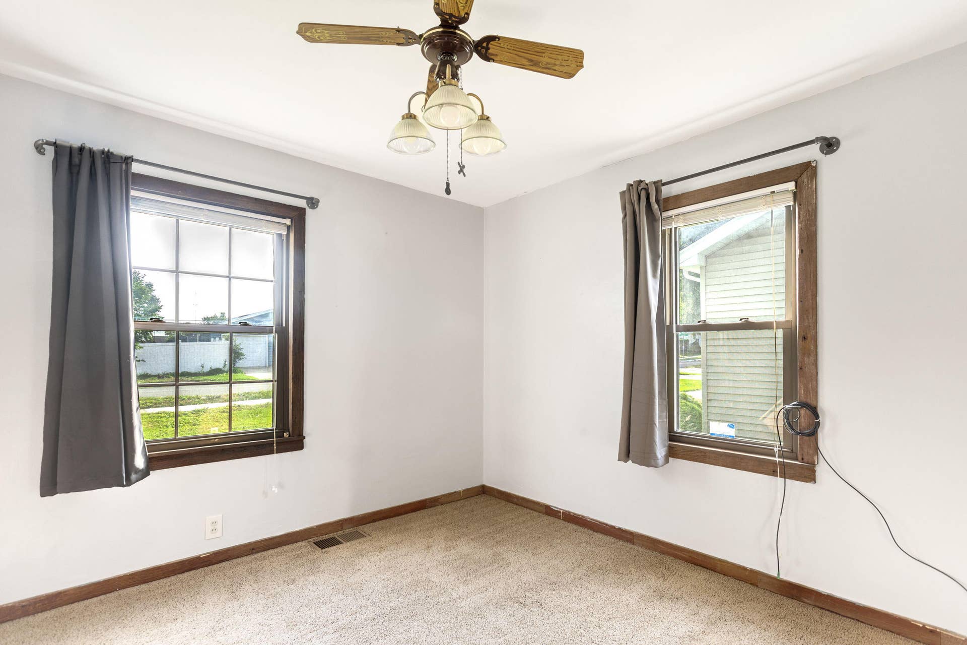 901 Mccord Road, Valparaiso, IN 46383 Dining Room