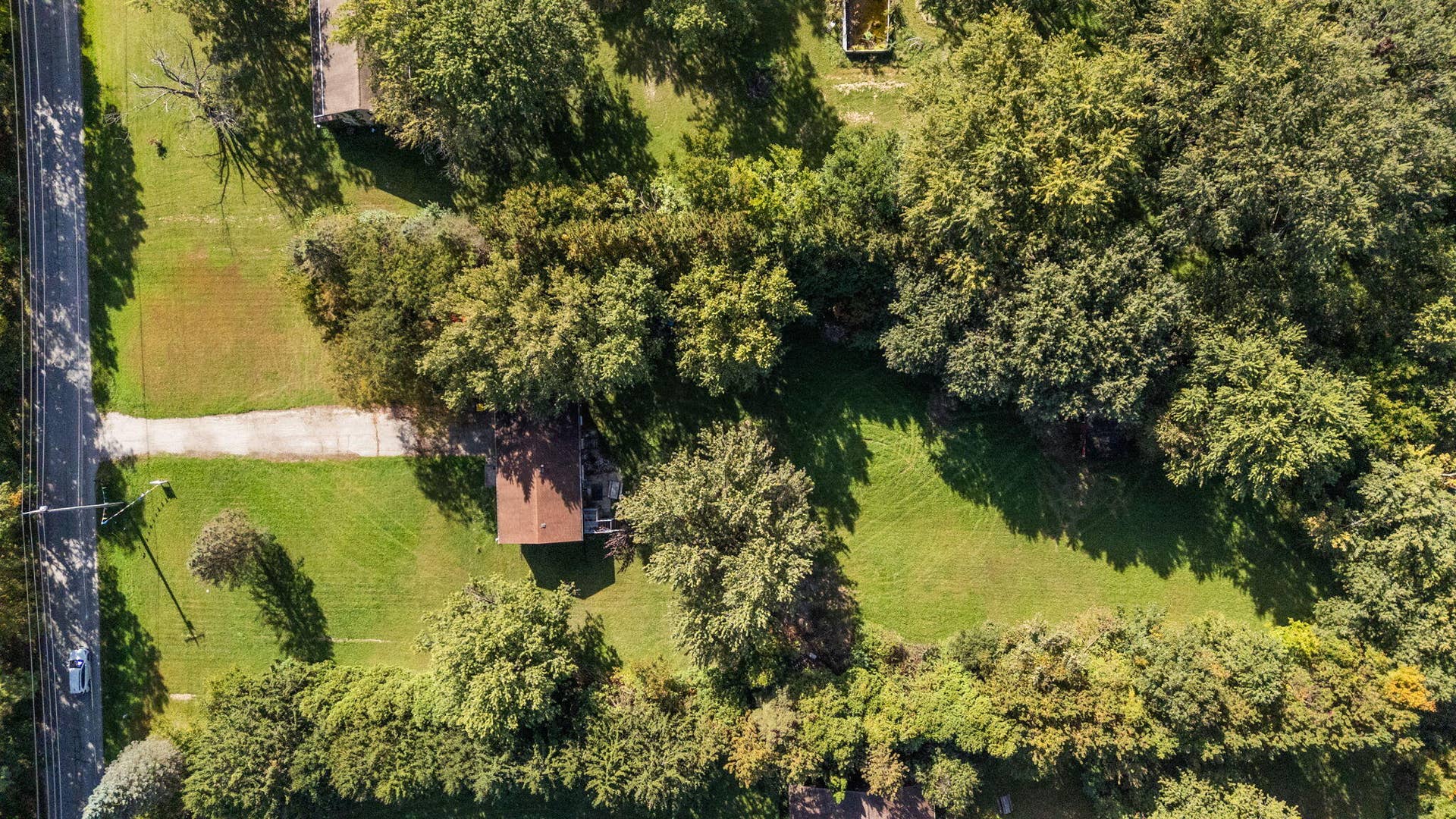 938 E 400, Chesterton, IN 46304 2-web-or-mls-DJI_20261008110642_0767_D
