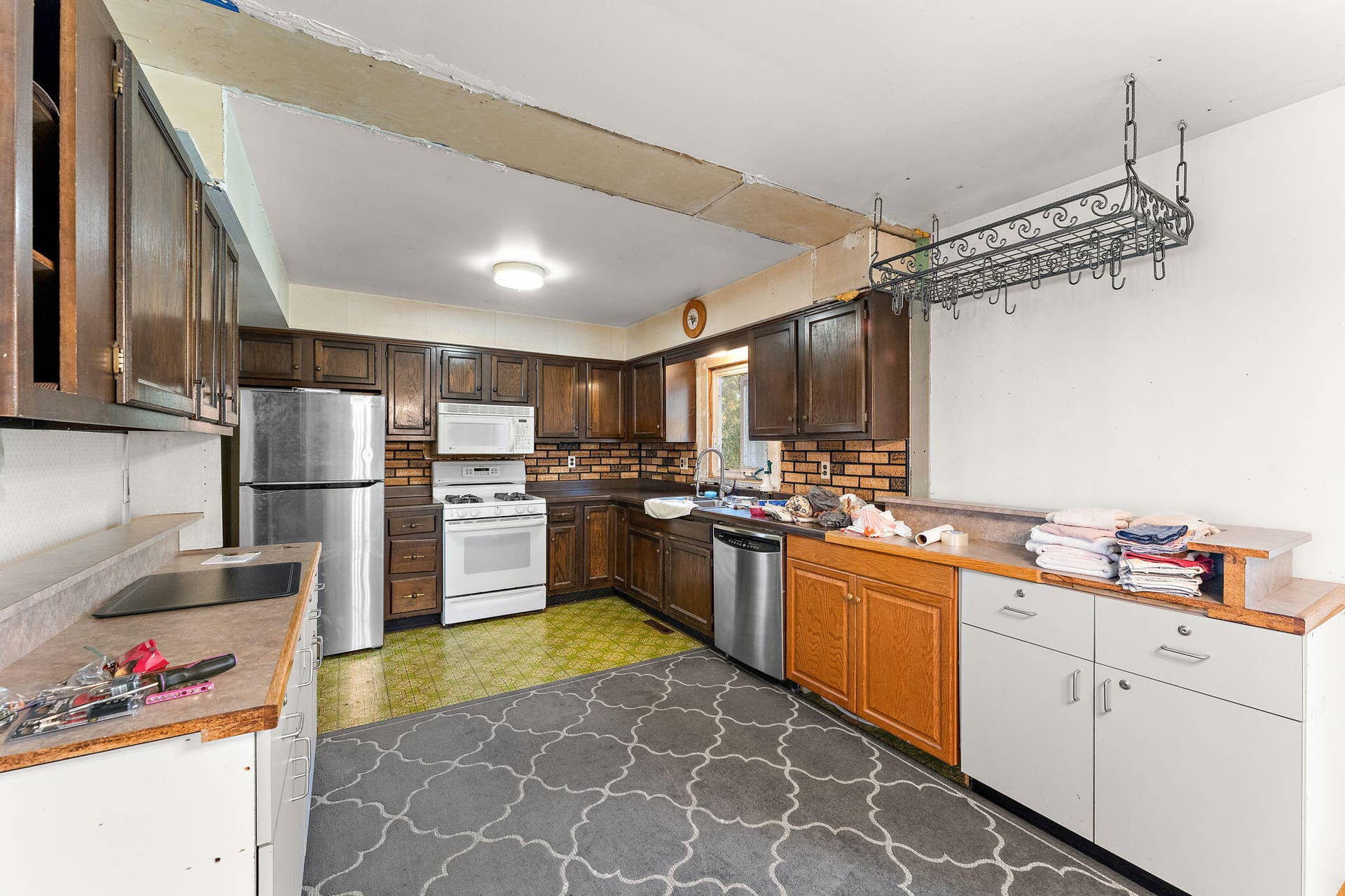 938 E 400, Chesterton, IN 46304 17-web-or-mls-DSC06267