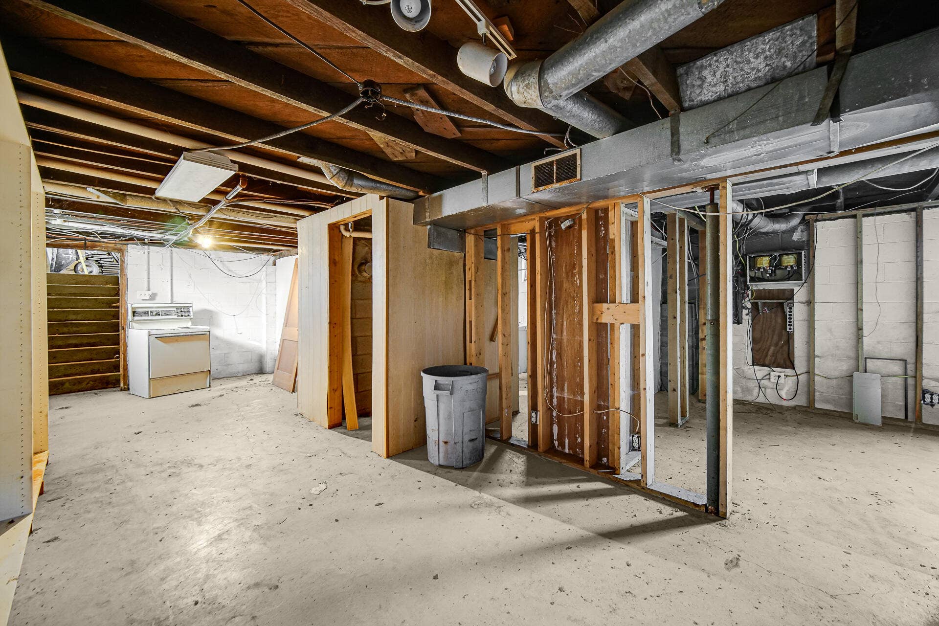231 N 1200, Chesterton, IN 46304 DSC04929