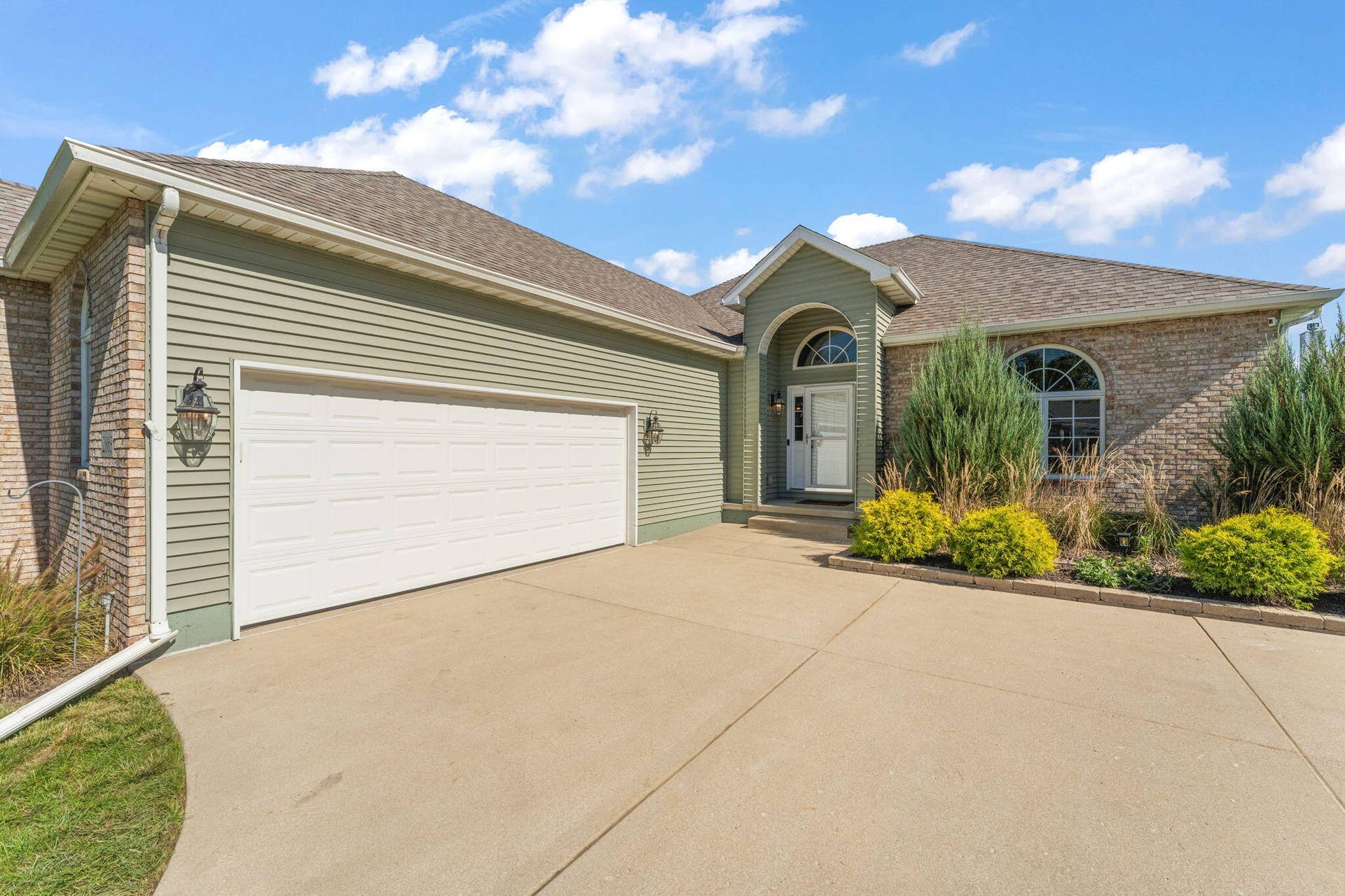 2863 Arran Quay Terrace, Valparaiso, IN 46385 42-web-or-mls-DSC06516