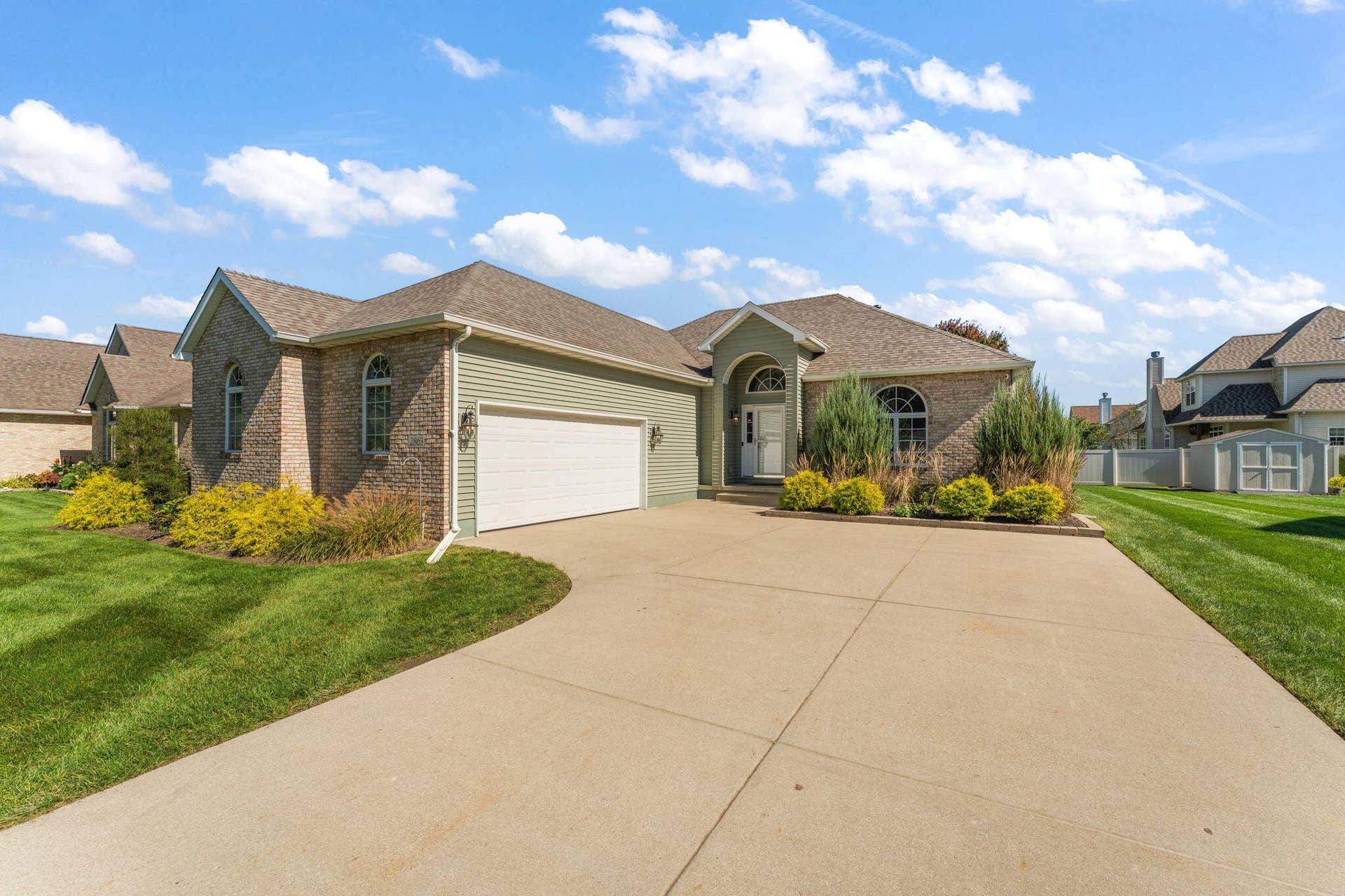 2863 Arran Quay Terrace, Valparaiso, IN 46385 40-web-or-mls-DSC06510