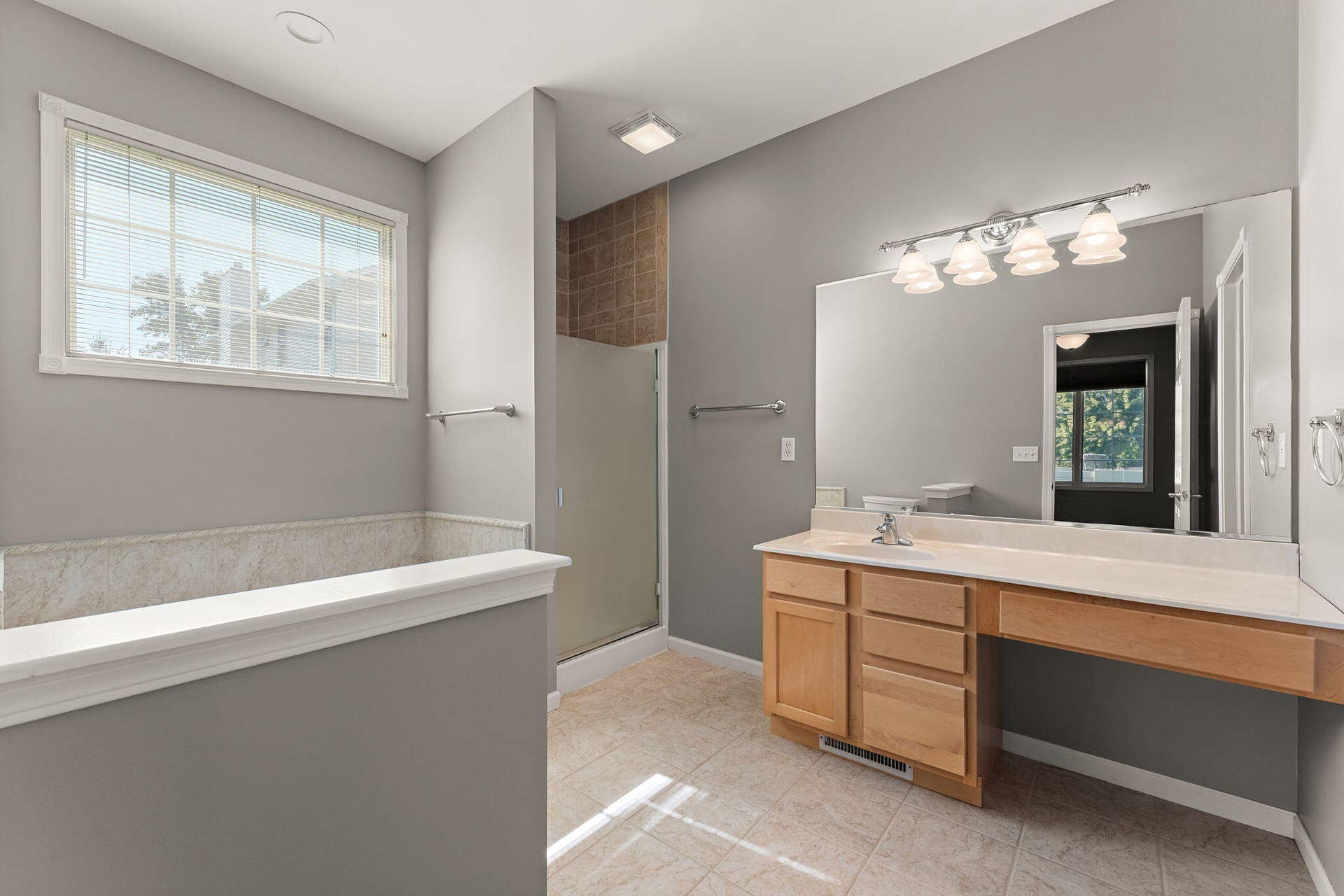 2863 Arran Quay Terrace, Valparaiso, IN 46385 18-web-or-mls-DSC06406