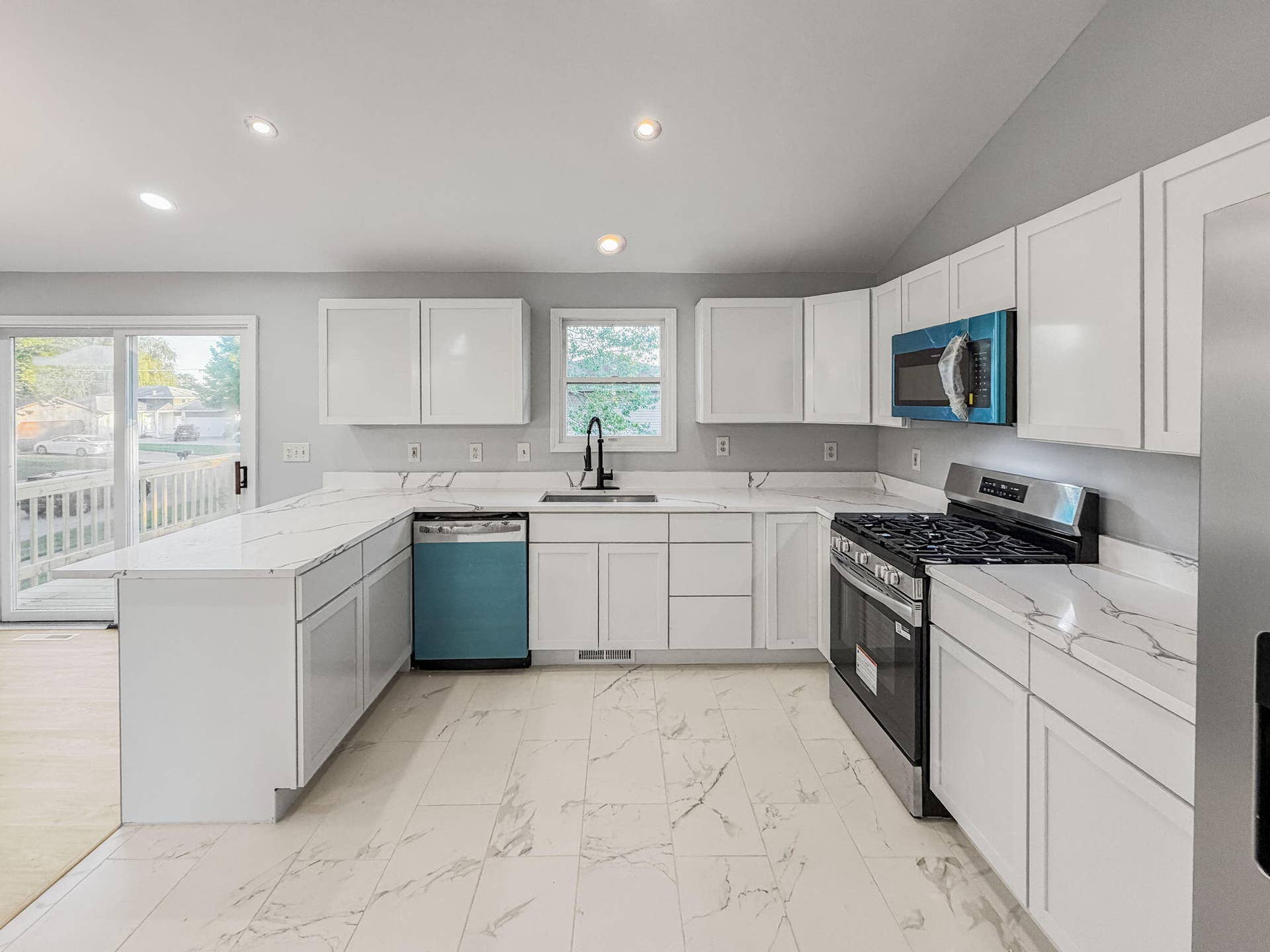 35-web-or-mls-1401-w-97th-pl