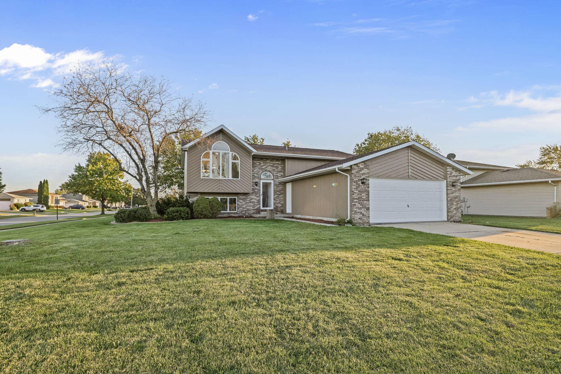 4-web-or-mls-1401-w-97th-pl