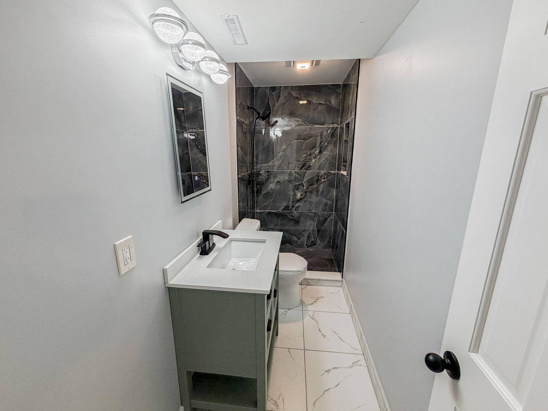 51-web-or-mls-1401-w-97th-pl