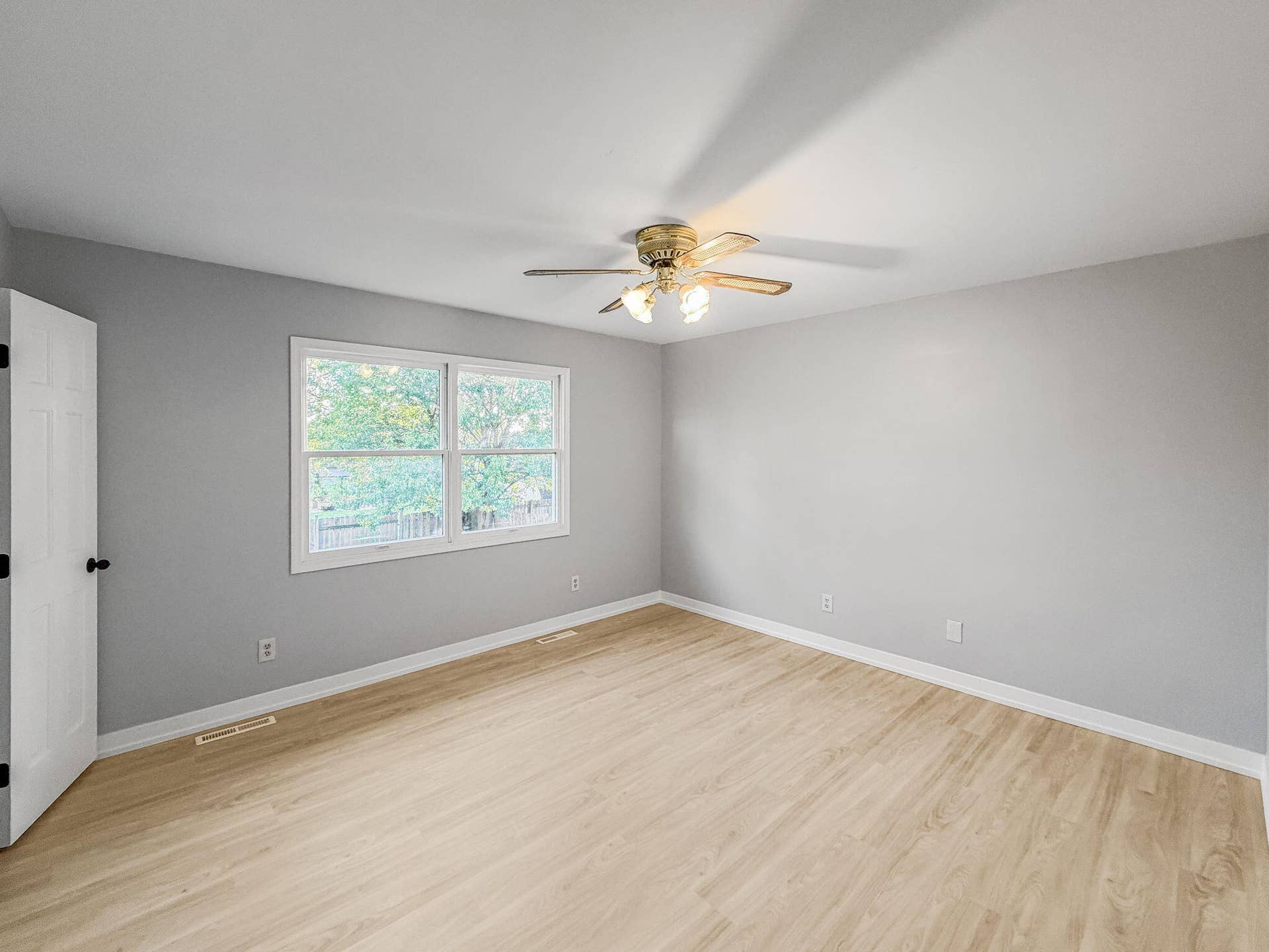 33-web-or-mls-1401-w-97th-pl