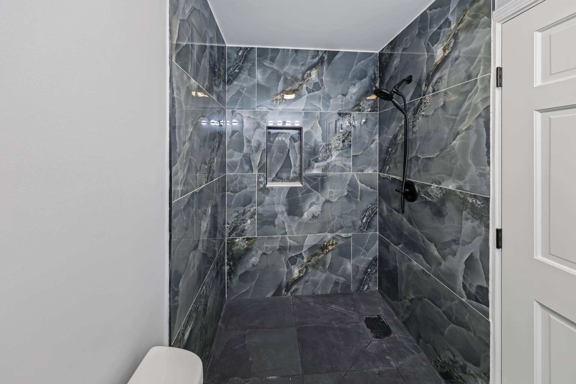 16-web-or-mls-1401-w-97th-pl