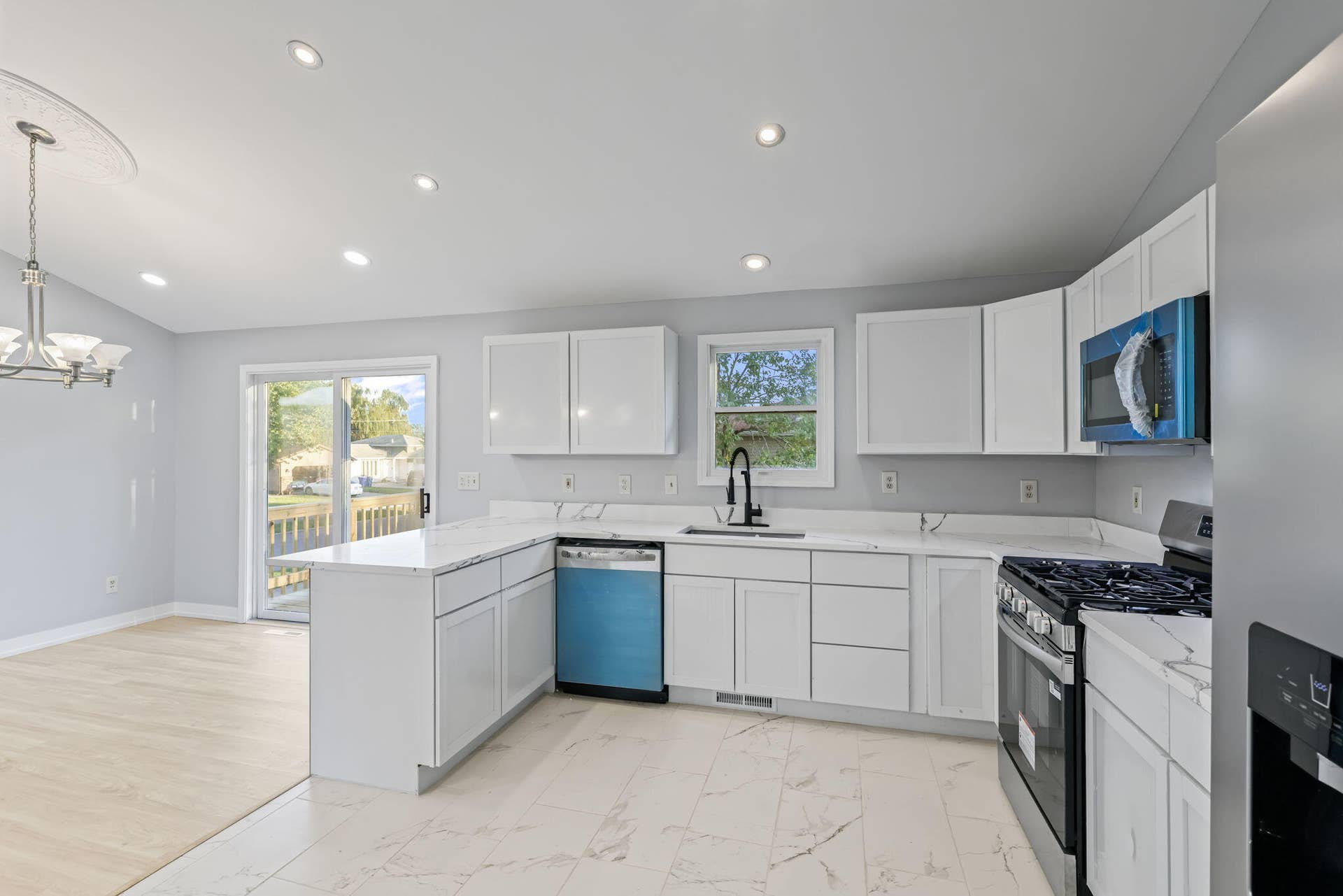 9-web-or-mls-1401-w-97th-pl