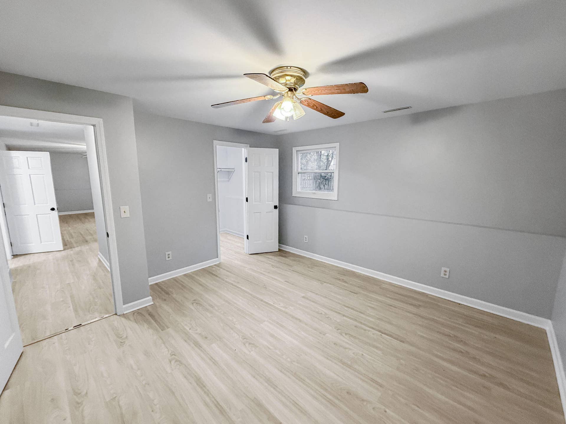 48-web-or-mls-1401-w-97th-pl