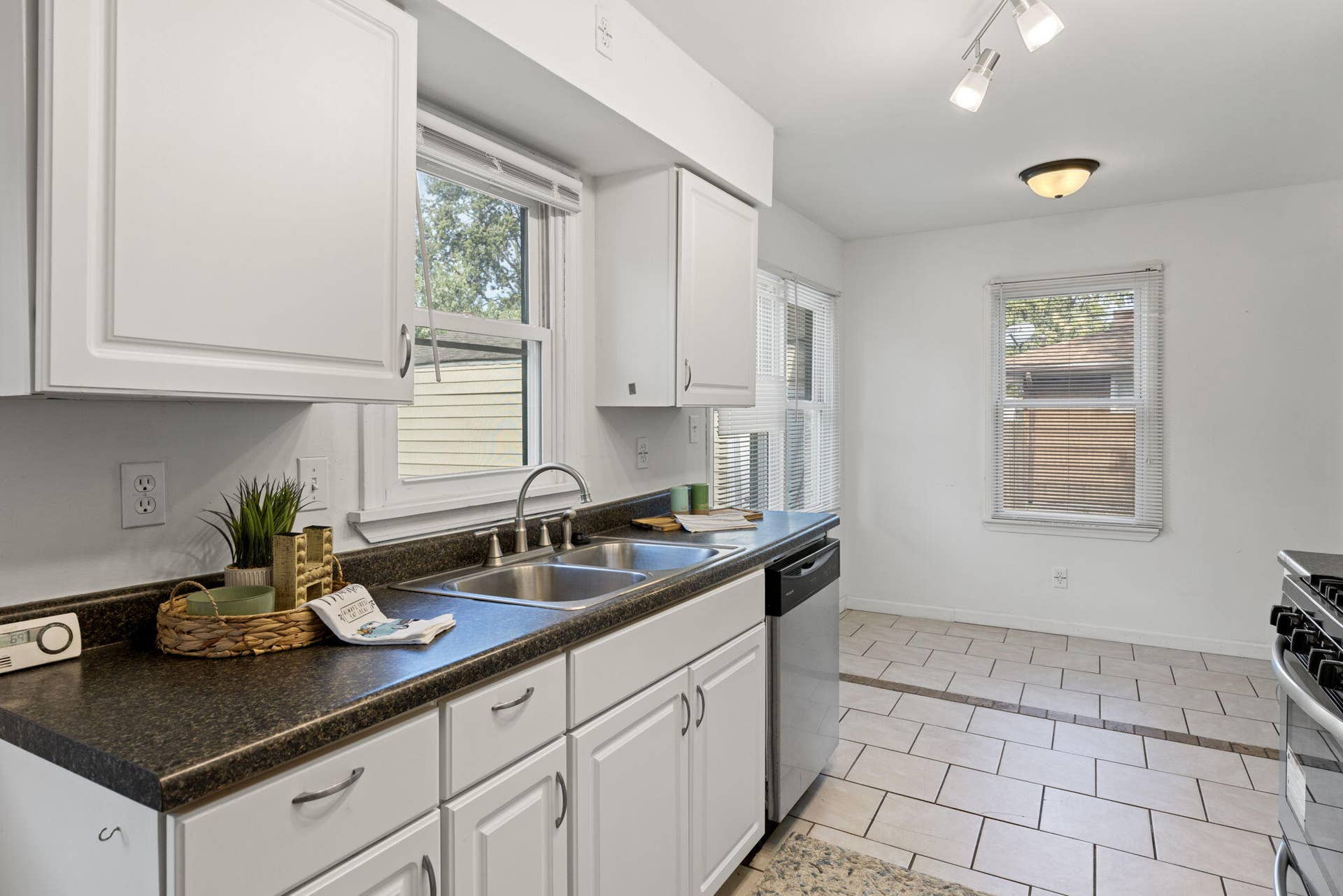 2828 Eleanor Street, Portage, IN 46368 13-web-or-mls-2828-eleanor-st