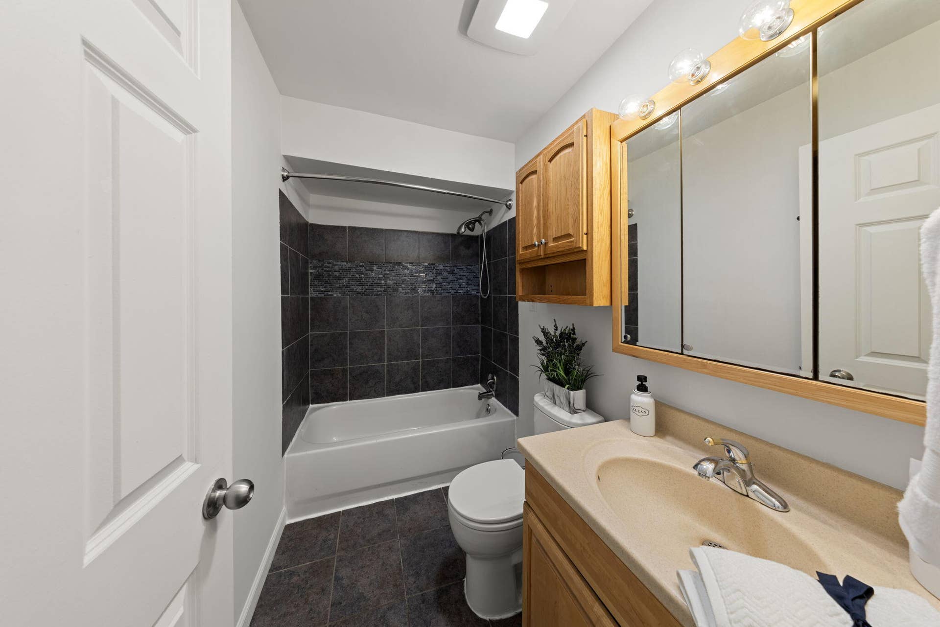 2828 Eleanor Street, Portage, IN 46368 20-web-or-mls-2828-eleanor-st