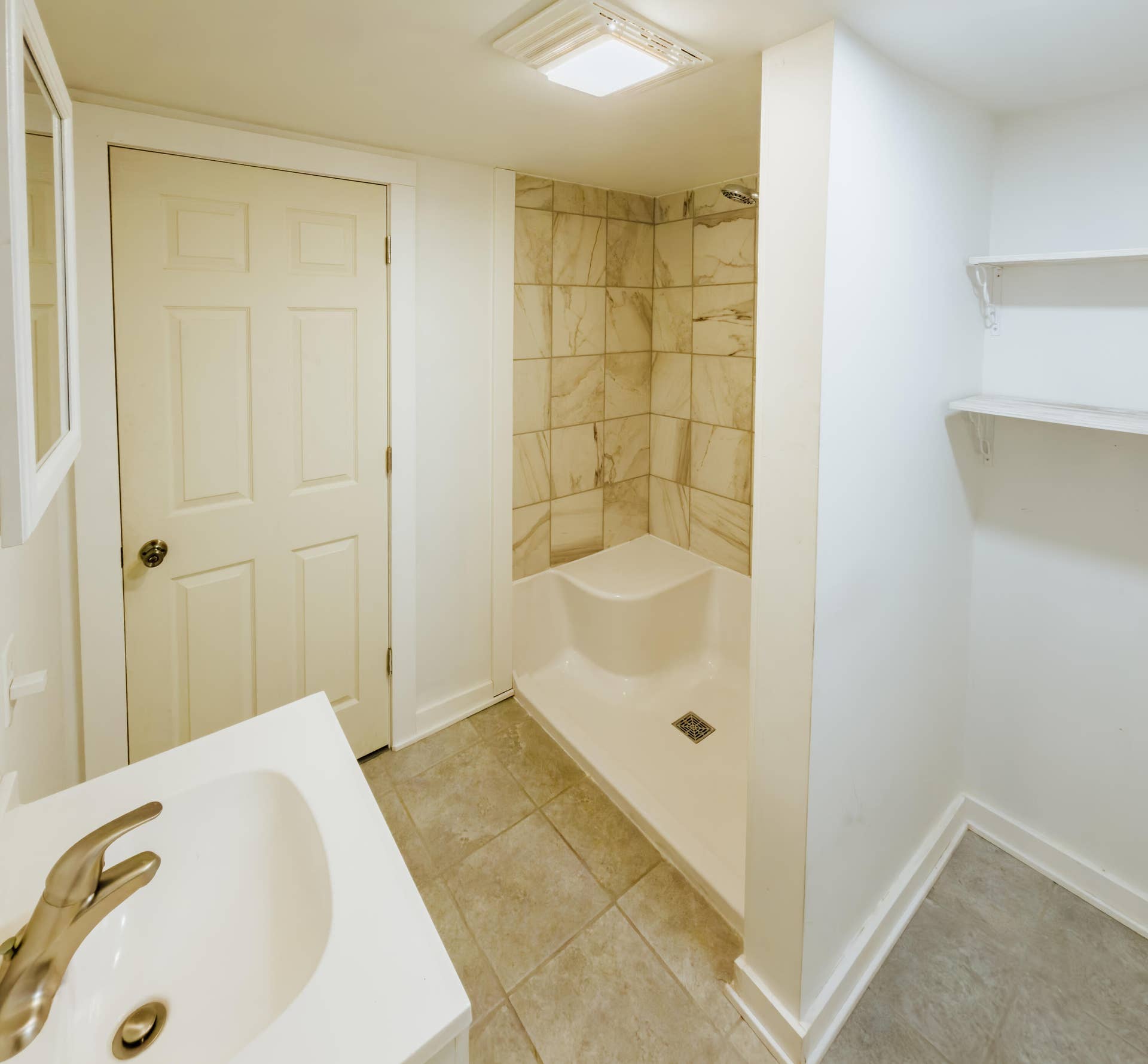 424 Dickson Street, Michigan City, IN 46360 3/4 Bathroom
