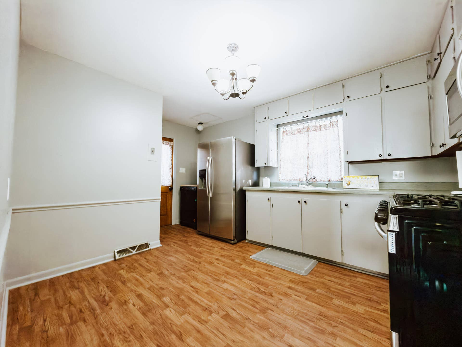 424 Dickson Street, Michigan City, IN 46360 Kitchen