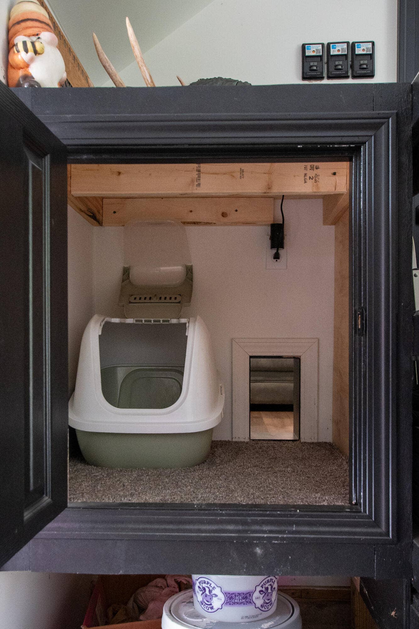 6400 Grand Boulevard, Hobart, IN 46342 Cat Bathroom in Garage