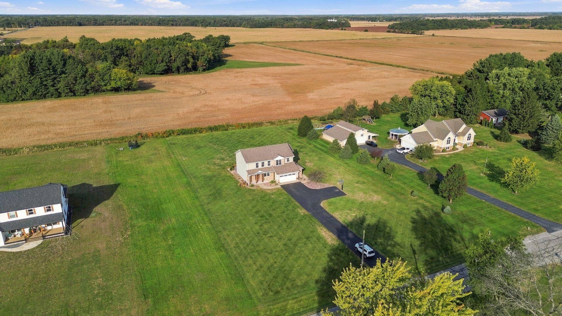 11126 W 1000, DeMotte, IN 46310 10-web-or-mls-DJI_0521