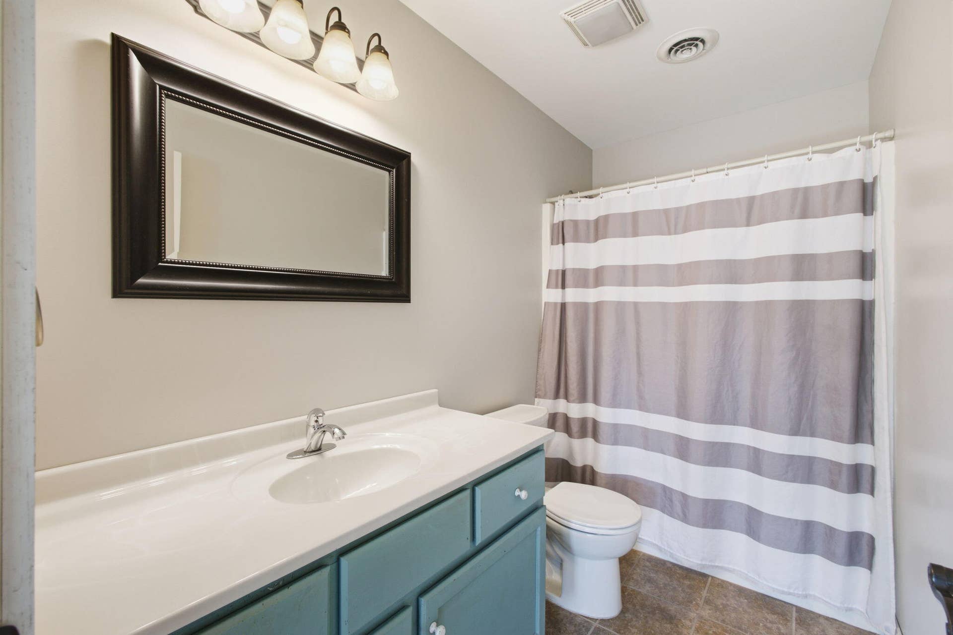11126 W 1000, DeMotte, IN 46310 47-web-or-mls-IMG_4025