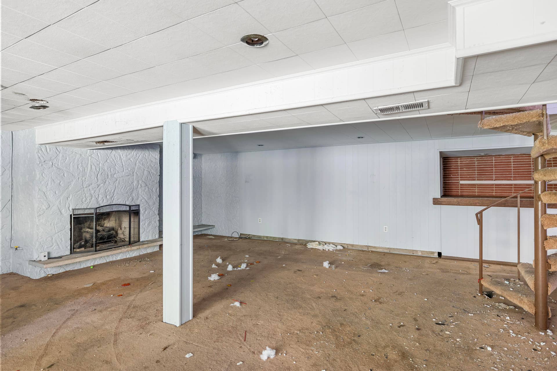 4931 Hillcrest Street, Michigan City, IN 46360 Basement living