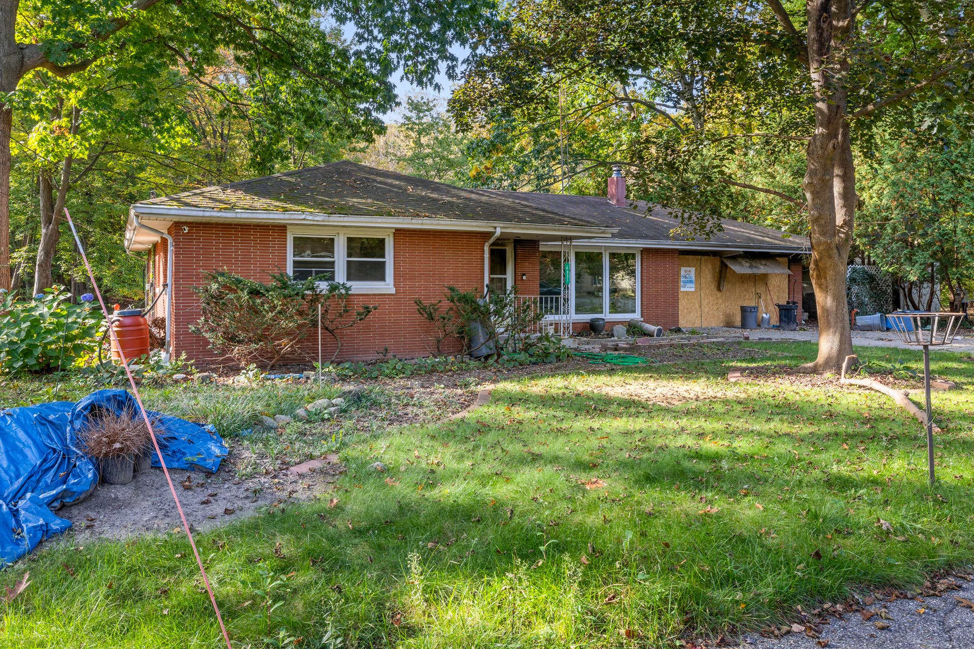4931 Hillcrest Street, Michigan City, IN 46360 Side of the house