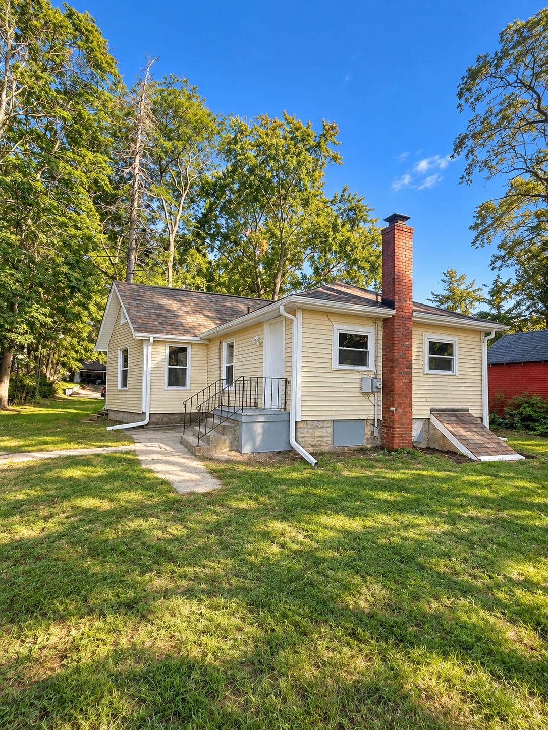 210 Ridgeland Avenue, Michigan City, IN 46360 Exterior 1
