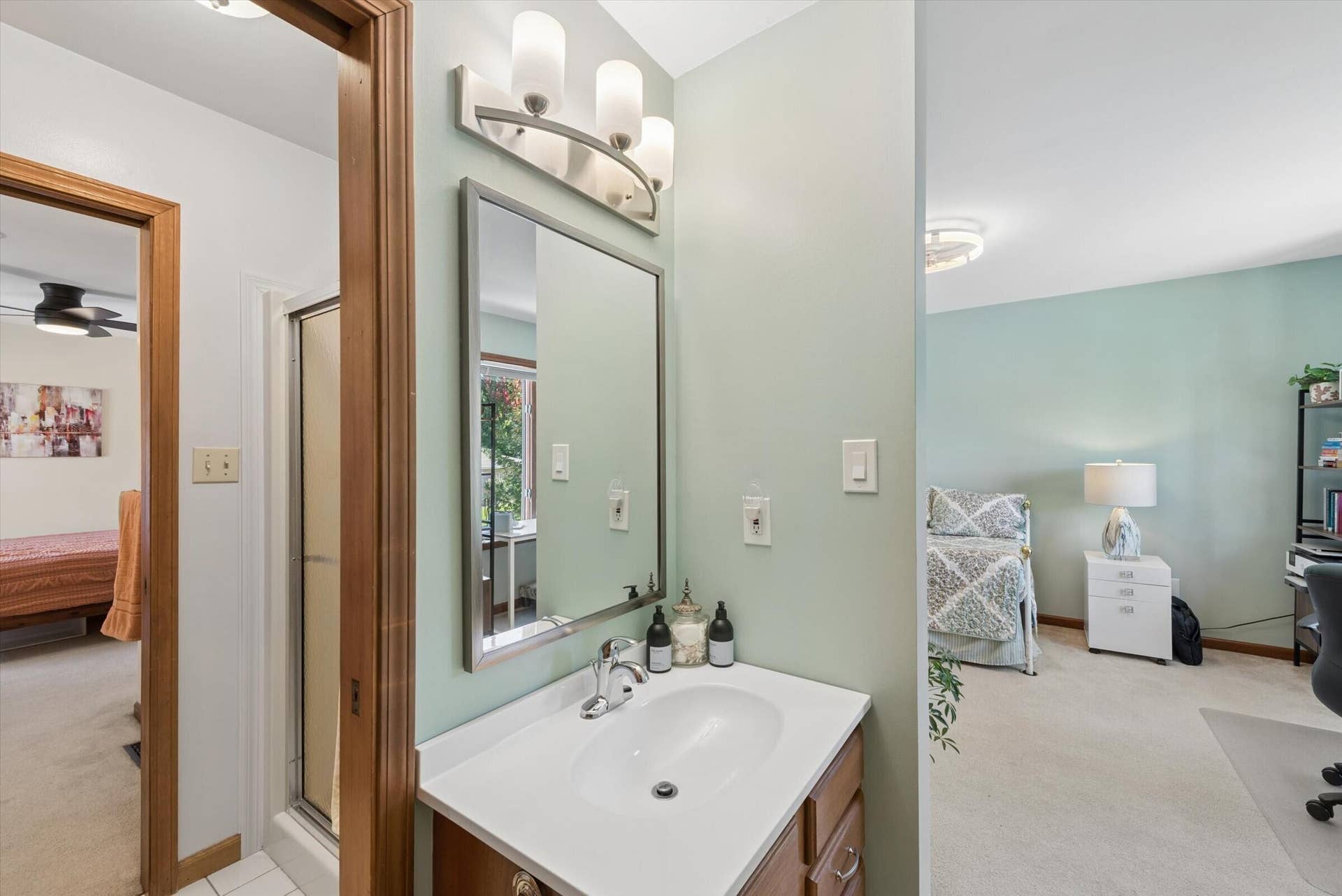 Jack/Jill bath