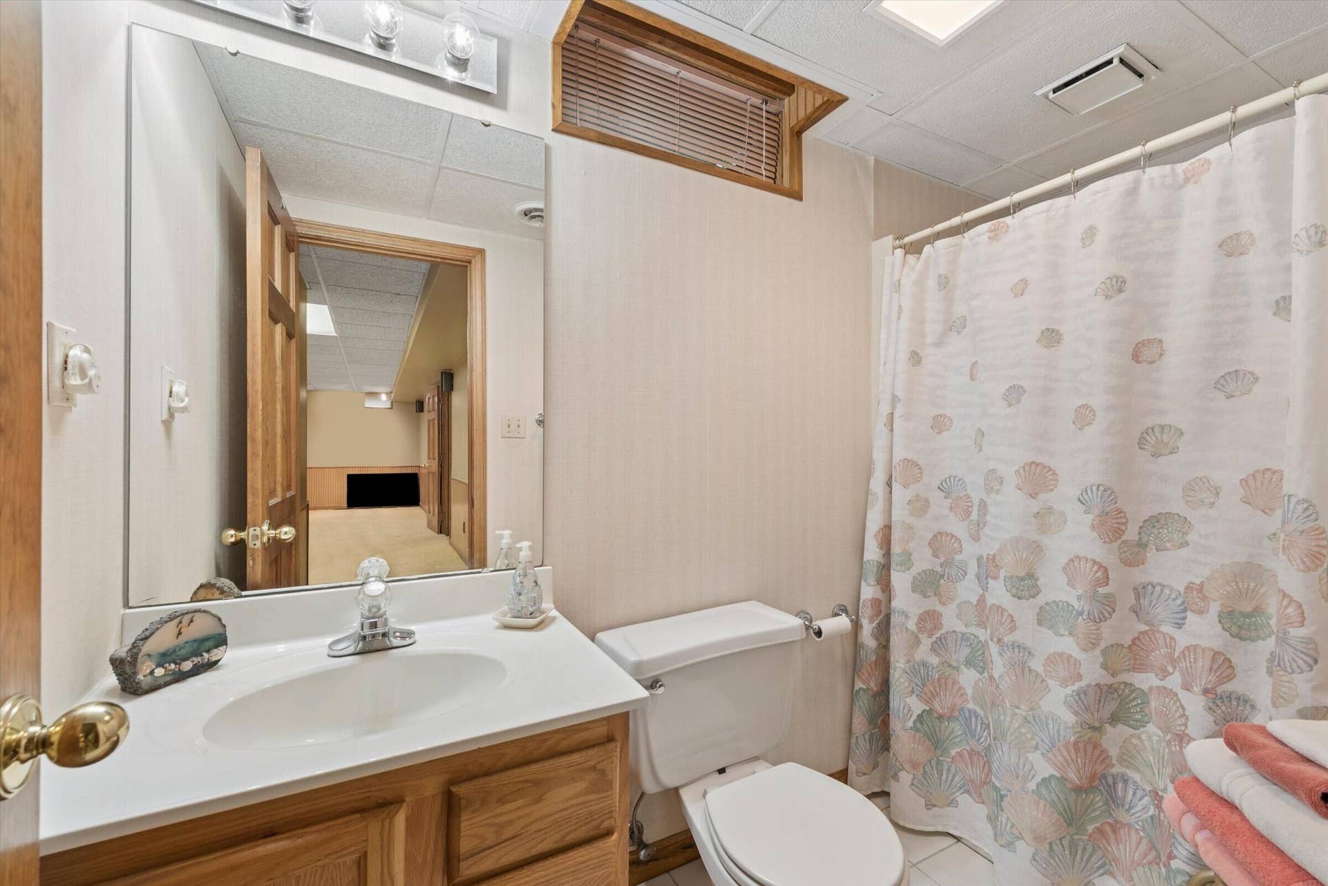 24-Bathroom