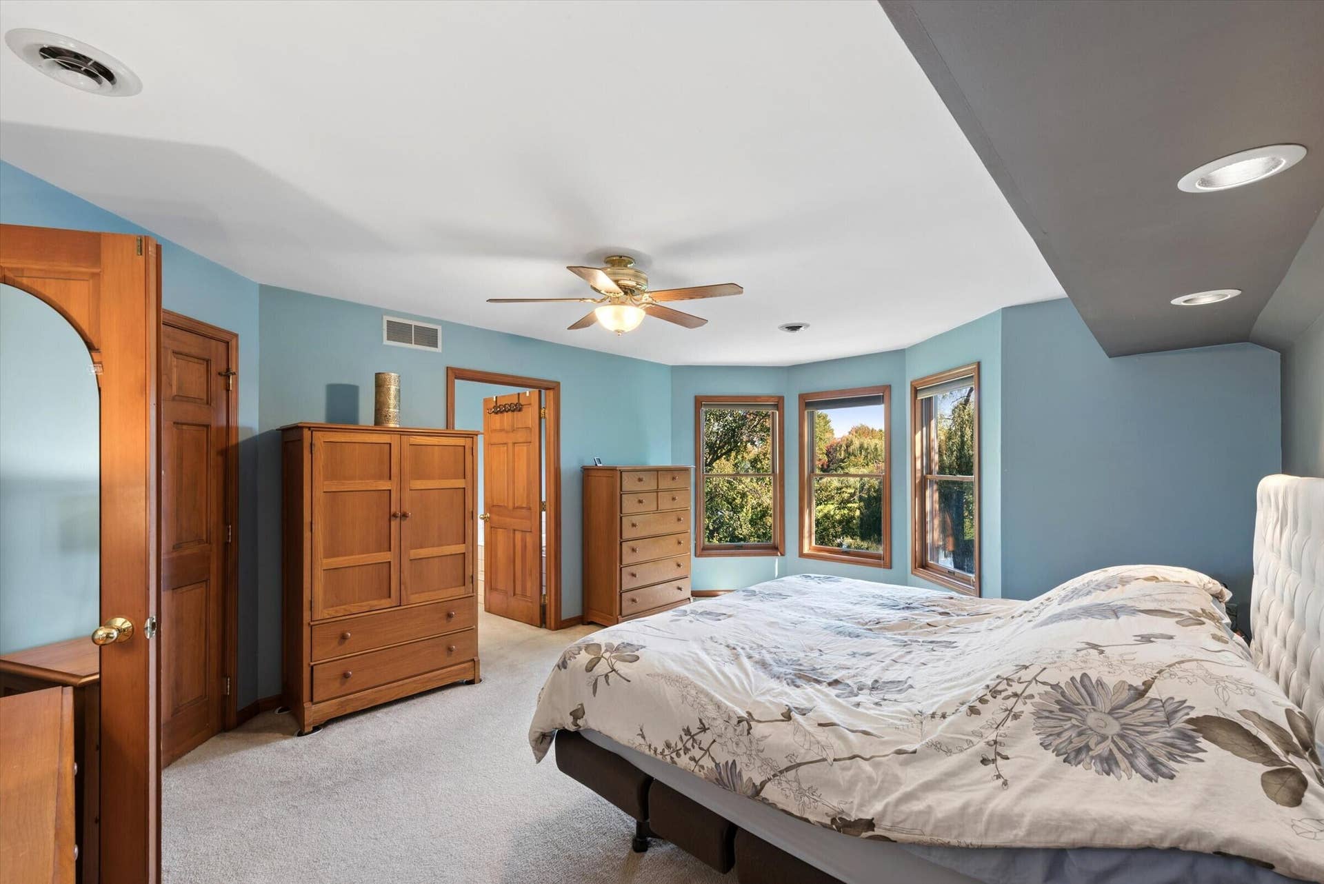 17-Primary Bedroom