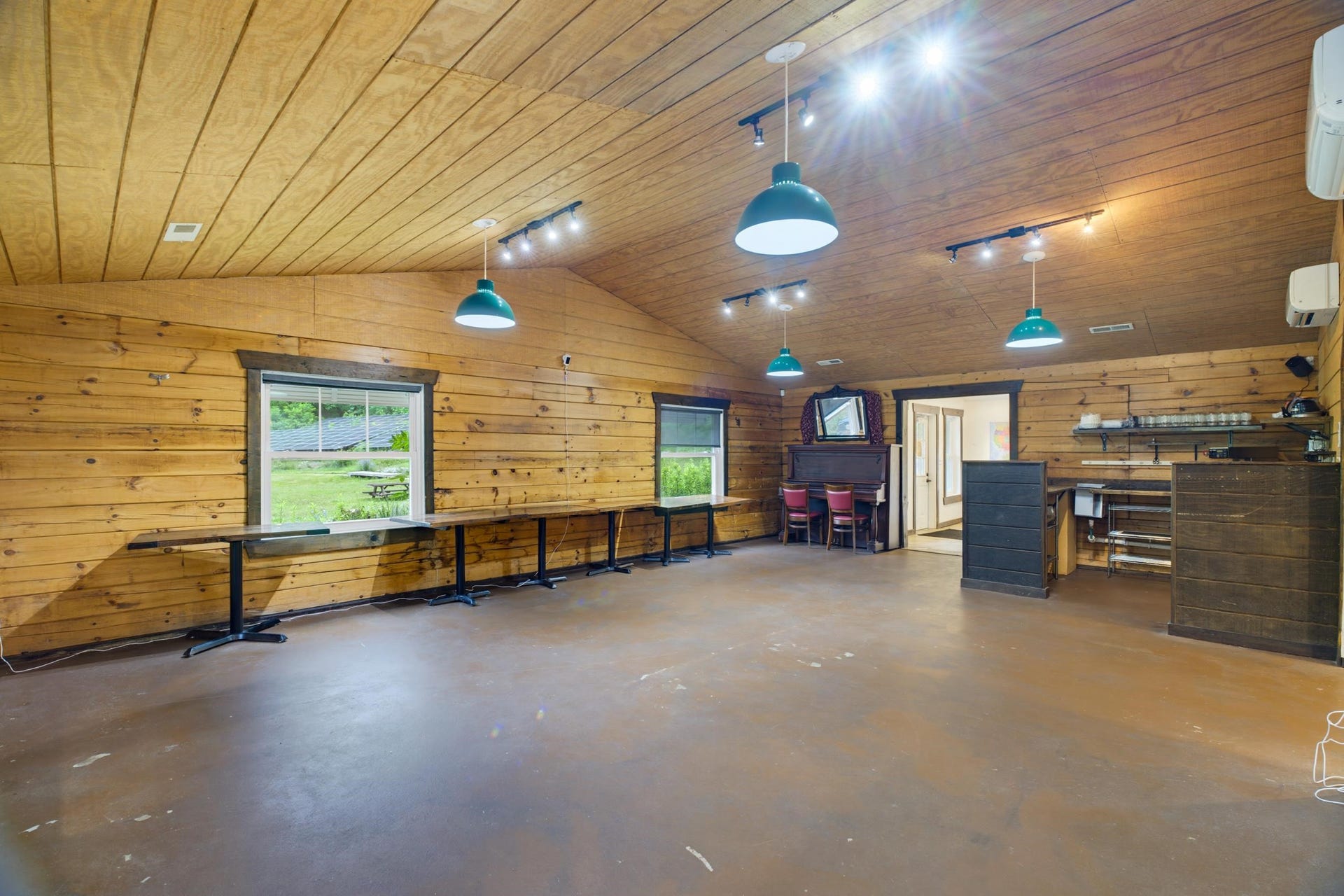 2175 HANKEY MOUNTAIN HWY, Churchville, VA 24421 2175 HANKEY MOUNTAIN HWY, Churchville, VA 24421