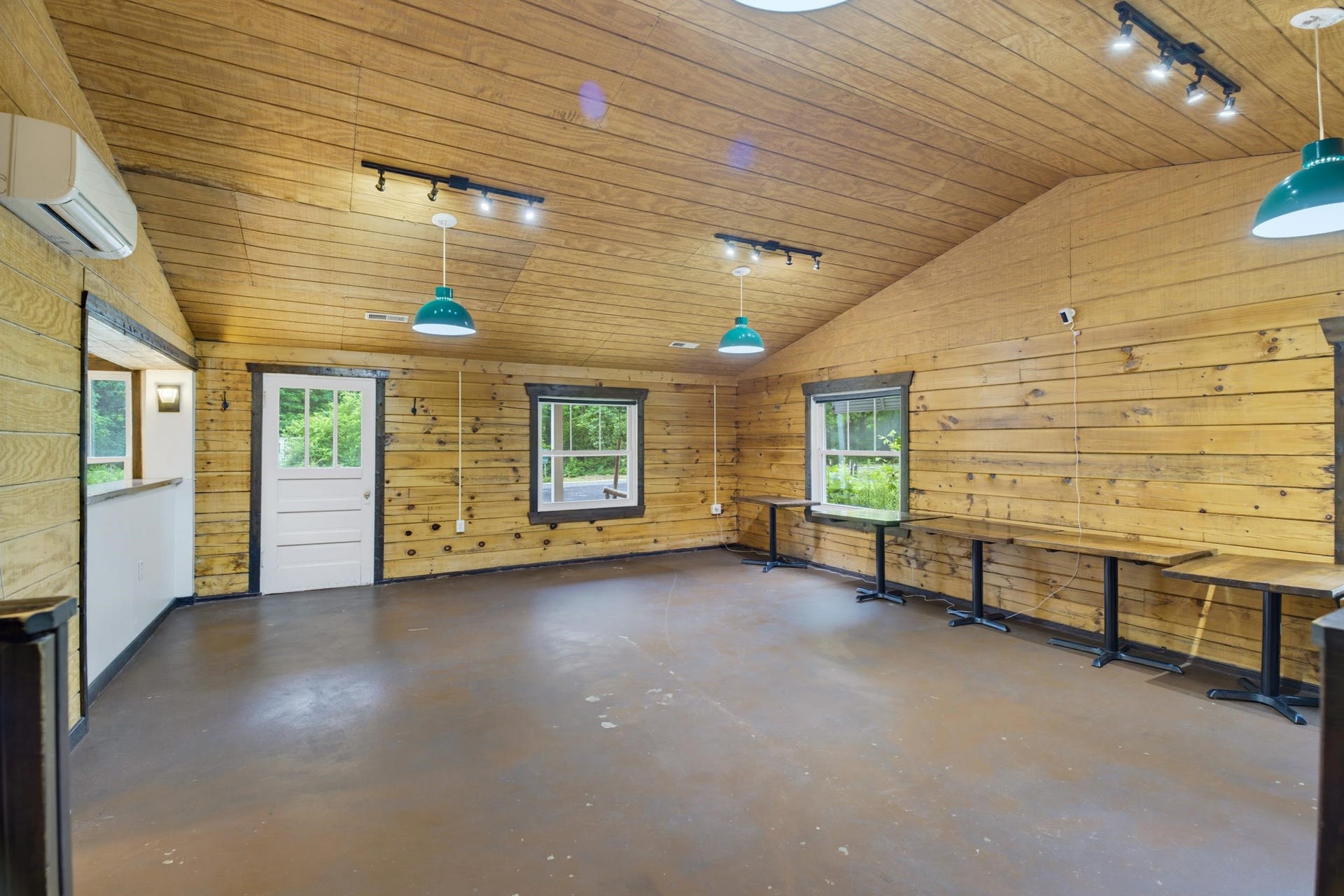 2175 HANKEY MOUNTAIN HWY, Churchville, VA 24421 2175 HANKEY MOUNTAIN HWY, Churchville, VA 24421