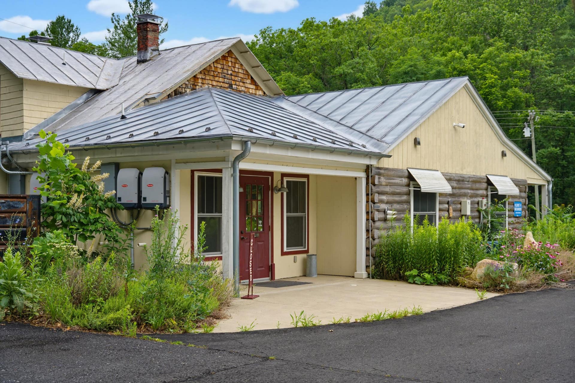 2175 HANKEY MOUNTAIN HWY, Churchville, VA 24421 2175 HANKEY MOUNTAIN HWY, Churchville, VA 24421