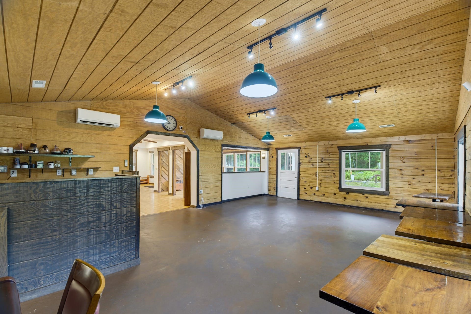 2175 HANKEY MOUNTAIN HWY, Churchville, VA 24421 2175 HANKEY MOUNTAIN HWY, Churchville, VA 24421