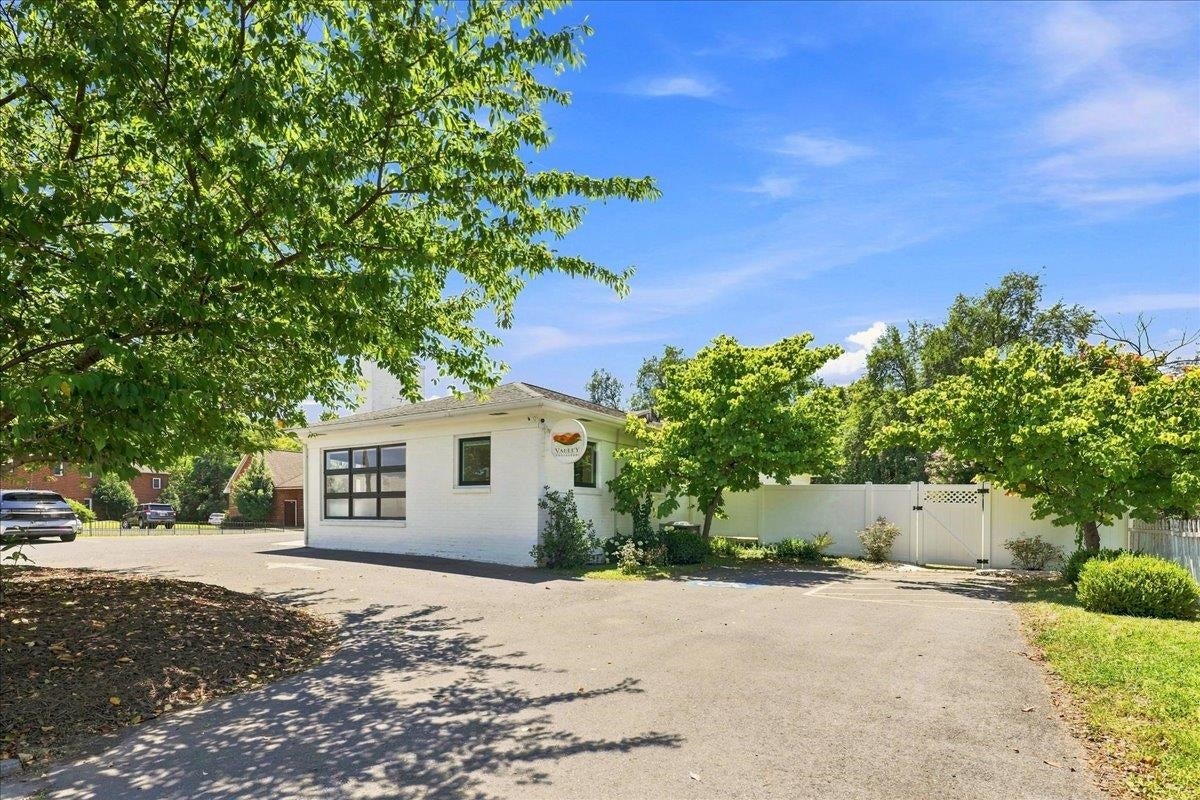 15 SOUTHGATE CT, Harrisonburg, VA 22801 15 SOUTHGATE CT, Harrisonburg, VA 22801