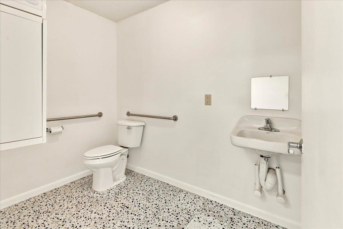 15 SOUTHGATE CT, Harrisonburg, VA 22801 15 SOUTHGATE CT, Harrisonburg, VA 22801
