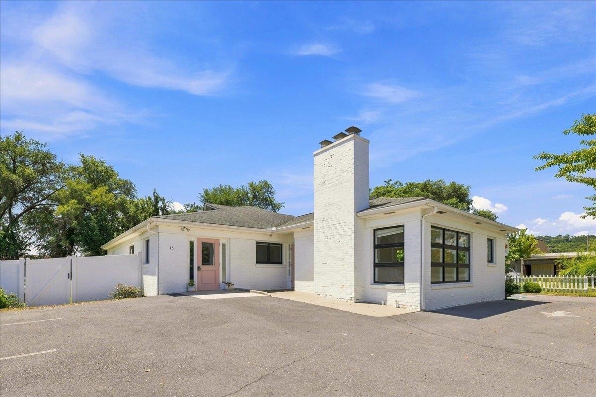 15 SOUTHGATE CT, Harrisonburg, VA 22801 15 SOUTHGATE CT, Harrisonburg, VA 22801